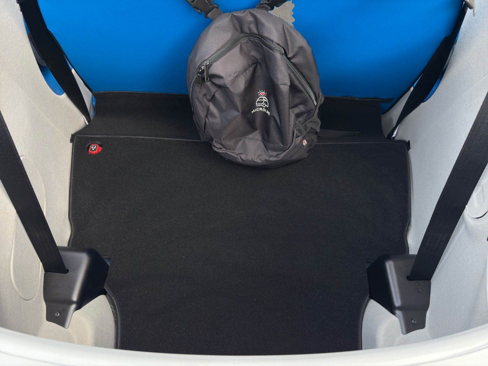 Fahrzeugabbildung Microlino Spiaggina 12/99 Portofino Blue