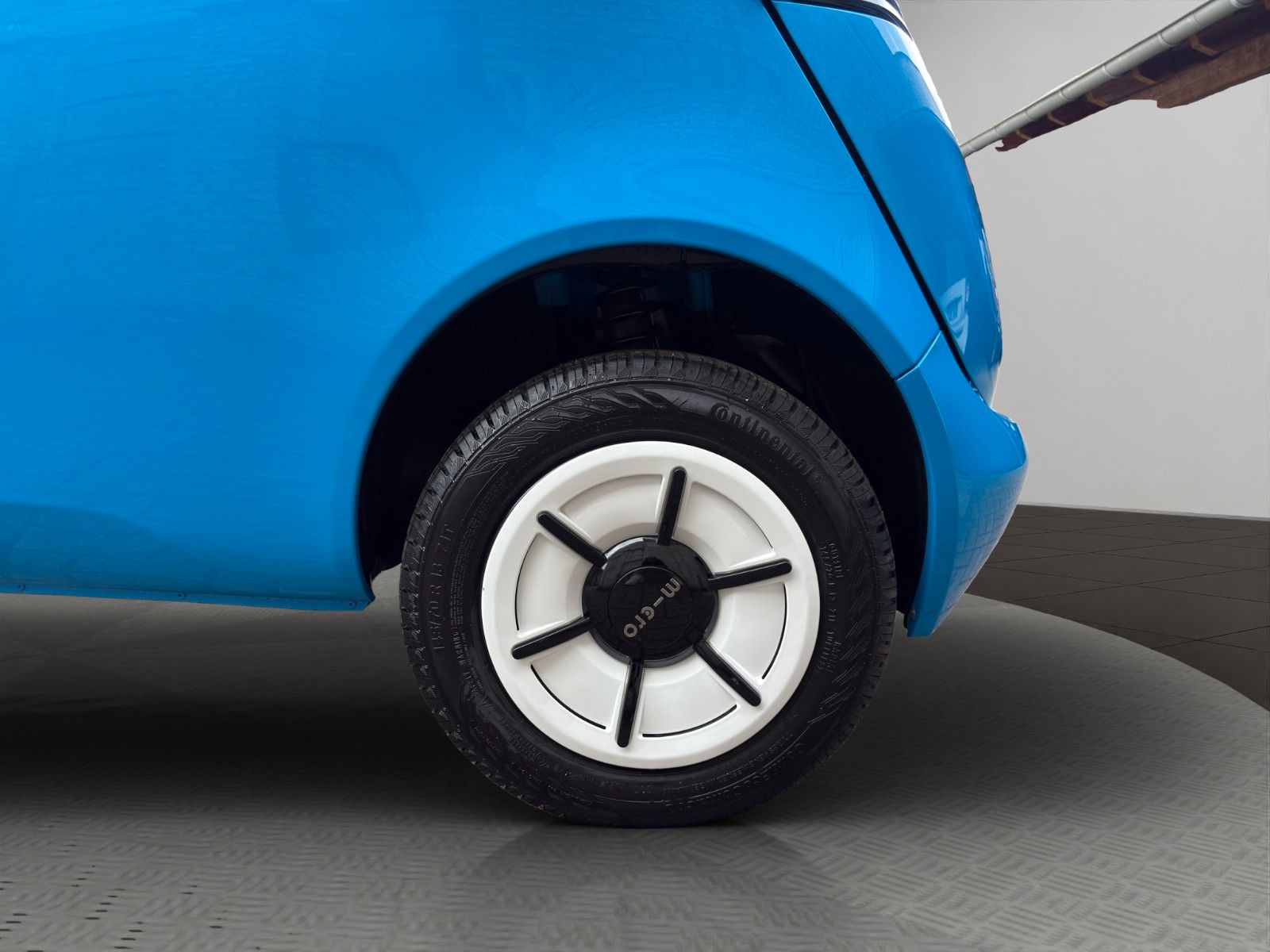 Fahrzeugabbildung Microlino Spiaggina 12/99 Portofino Blue