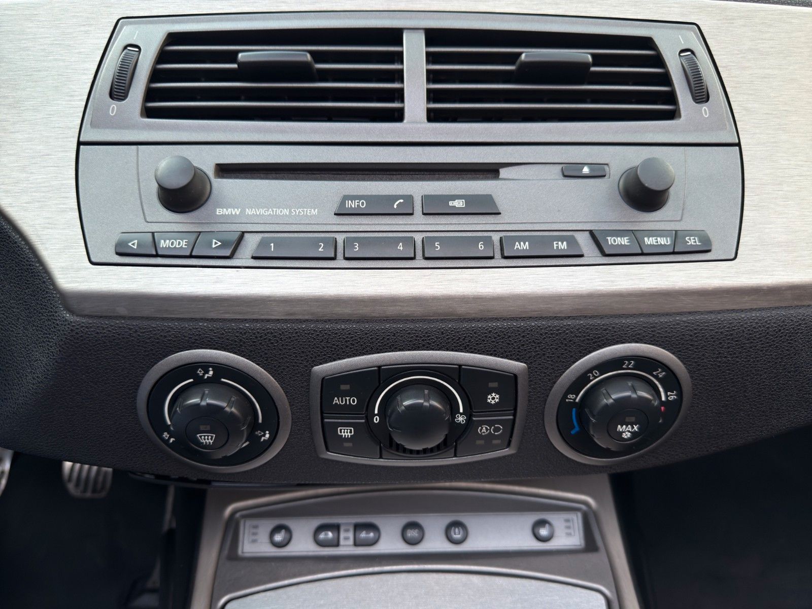Fahrzeugabbildung BMW Z4 Roadster 3.0i *PDC*Navi*Leder*
