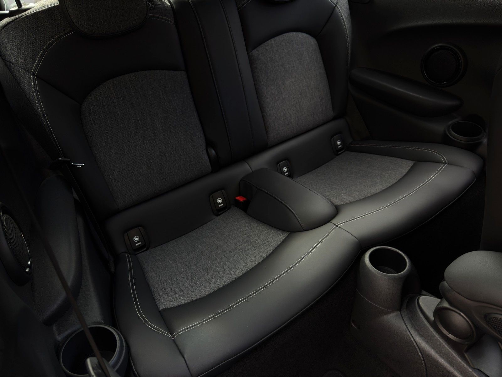 Fahrzeugabbildung MINI Cooper Automatik *1. Hand*Bluetooth*Pano-Dach*