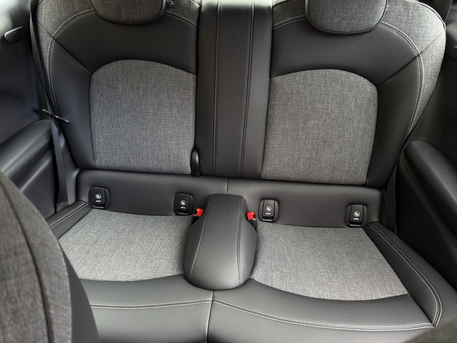 Fahrzeugabbildung MINI Cooper Automatik *1. Hand*Bluetooth*Pano-Dach*