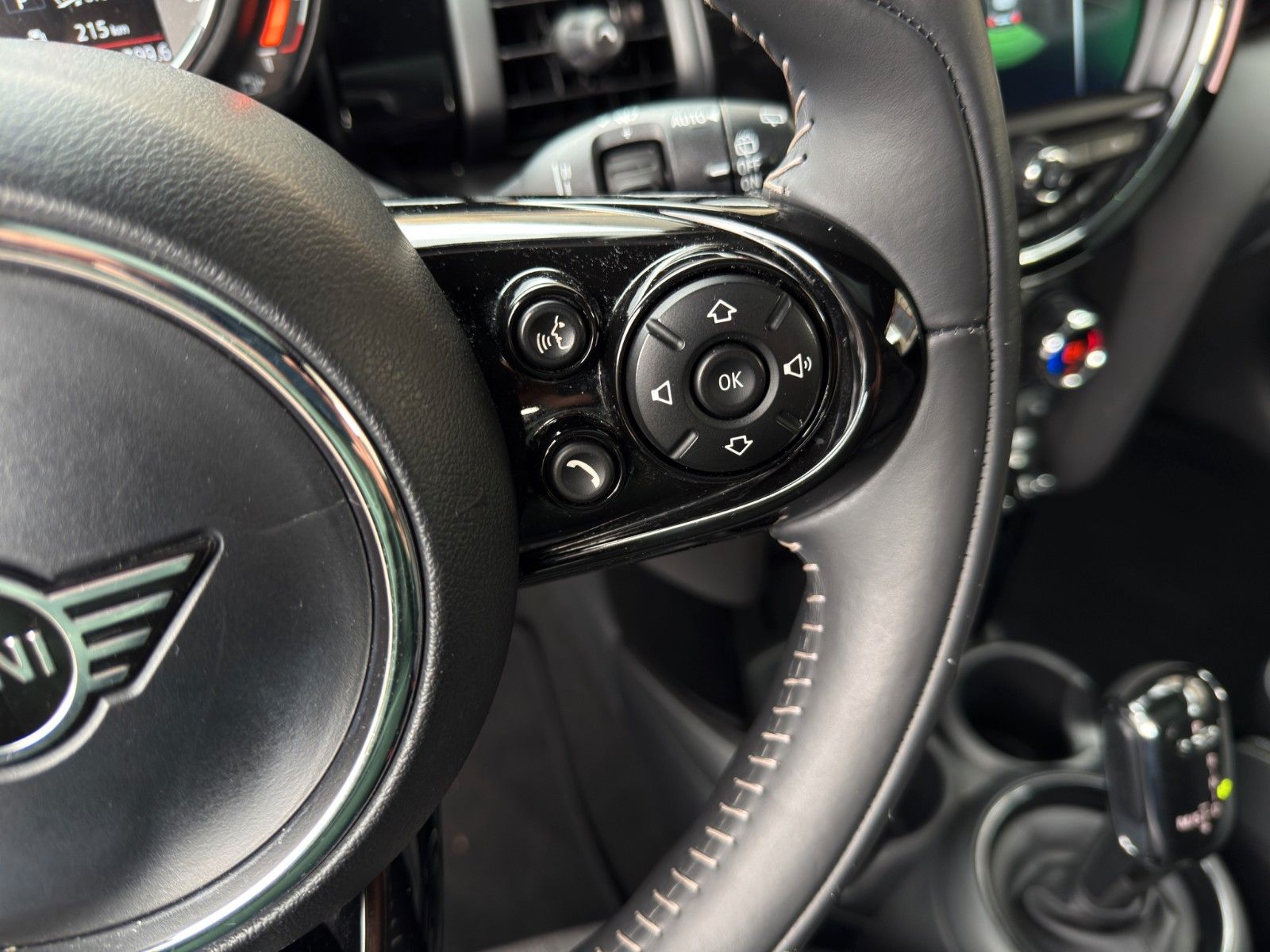Fahrzeugabbildung MINI Cooper Automatik *1. Hand*Bluetooth*Pano-Dach*