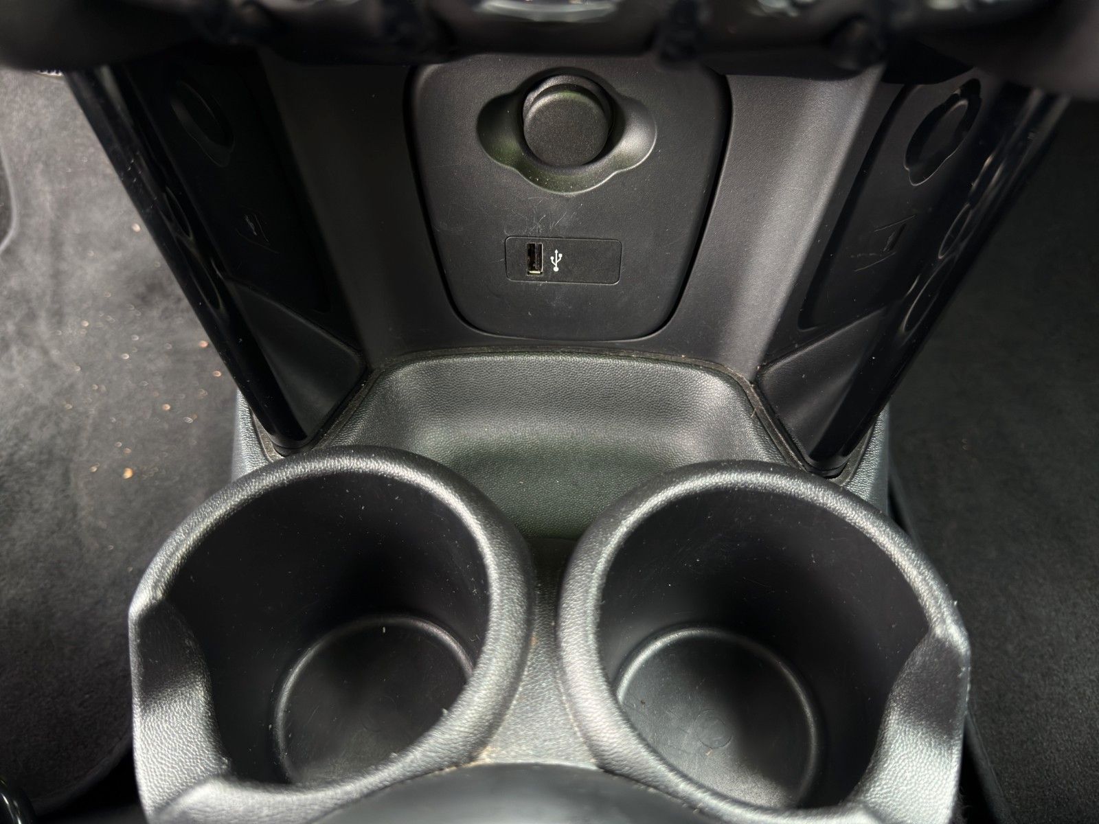 Fahrzeugabbildung MINI Cooper Automatik *1. Hand*Bluetooth*Pano-Dach*