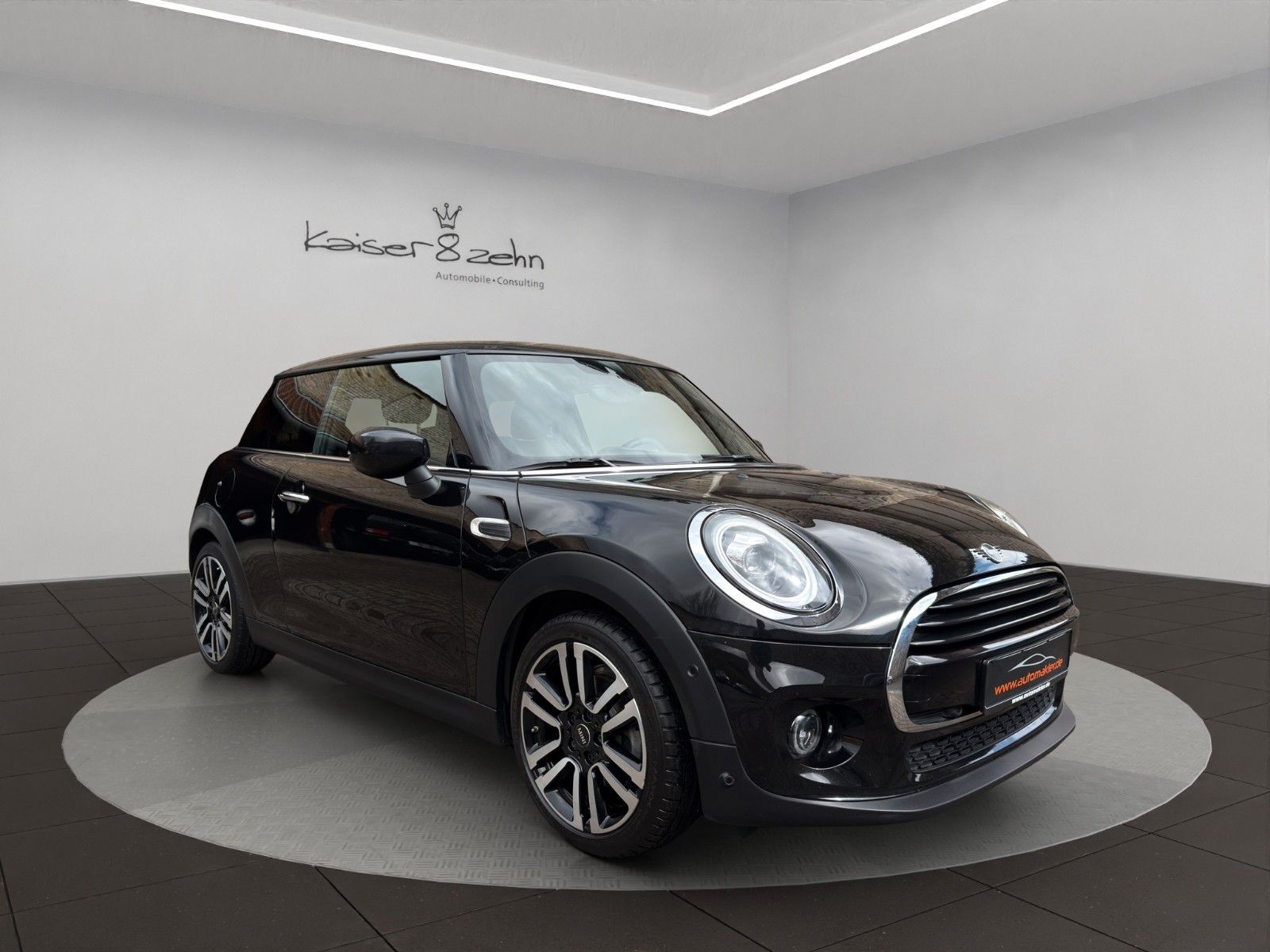 Fahrzeugabbildung MINI Cooper Automatik *1. Hand*Bluetooth*Pano-Dach*