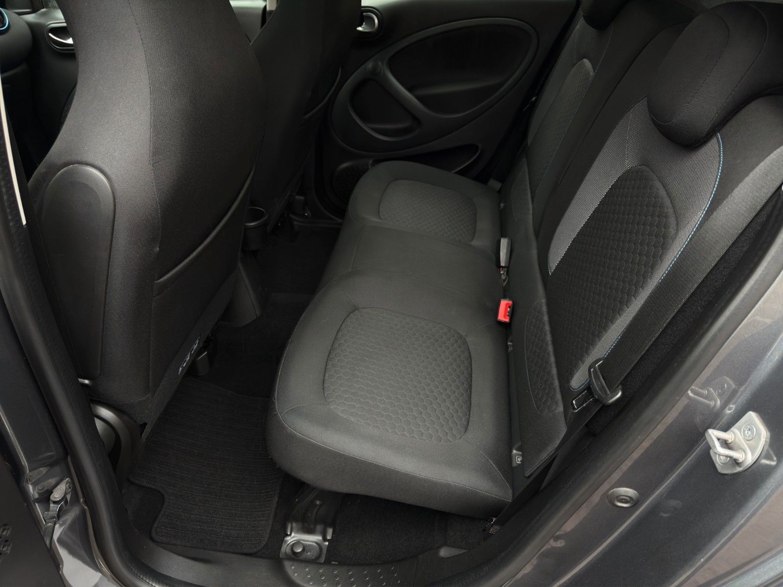 Fahrzeugabbildung Smart ForFour 453 EQ Pulse *exclusiv Paket plus*