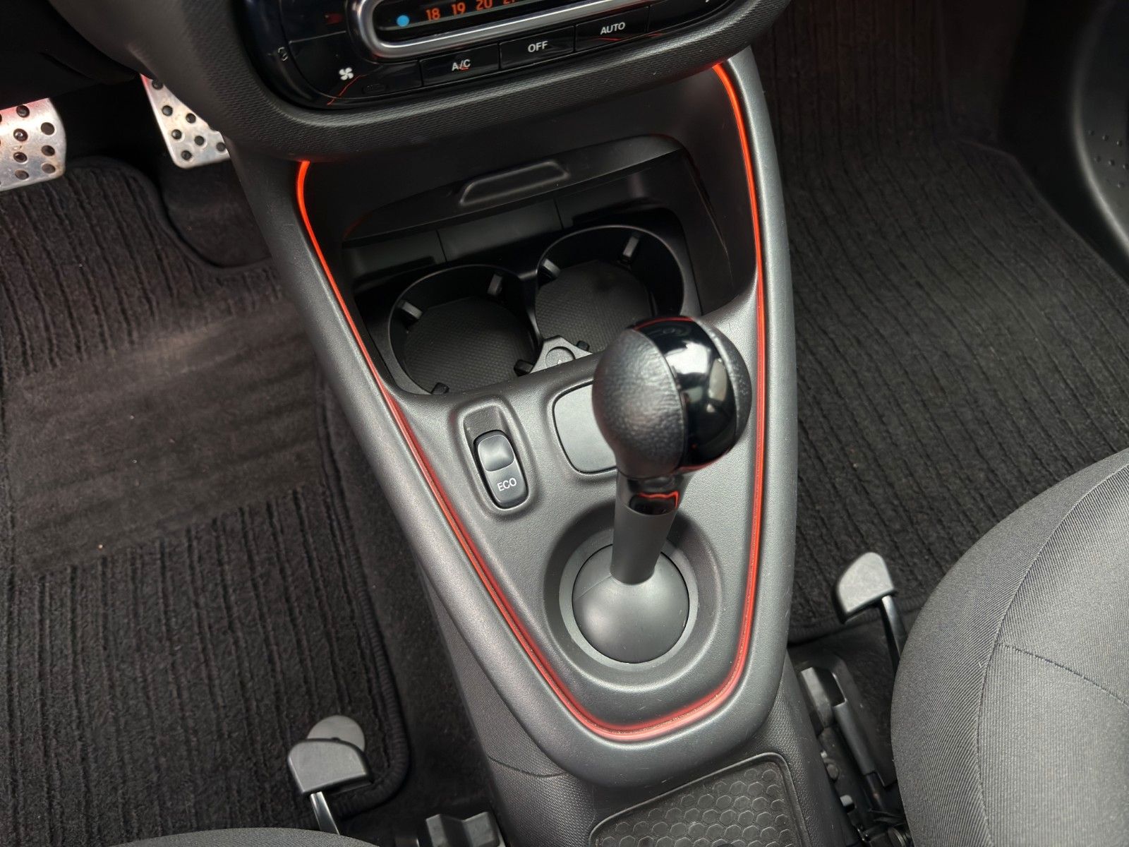 Fahrzeugabbildung Smart ForFour 453 EQ Pulse *exclusiv Paket plus*