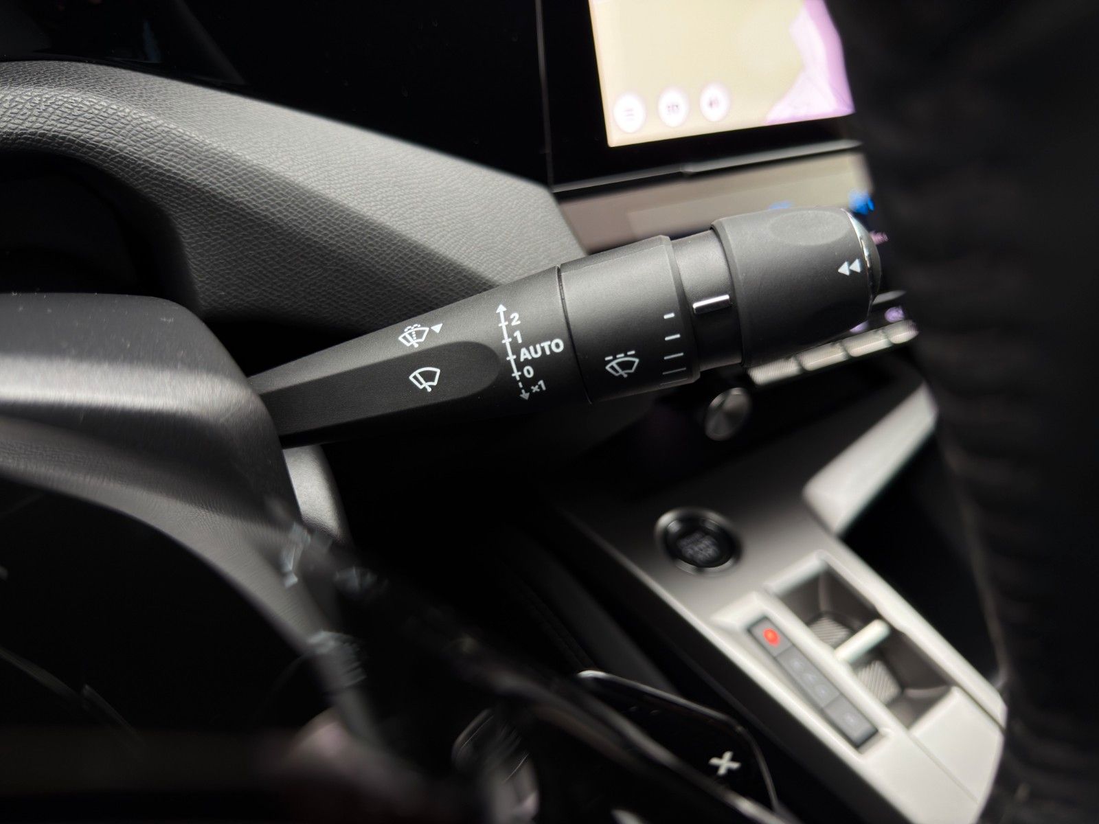 Fahrzeugabbildung Peugeot 408 Hybrid 180 Allure*2.Hand*CarPlay*Lichtsensor