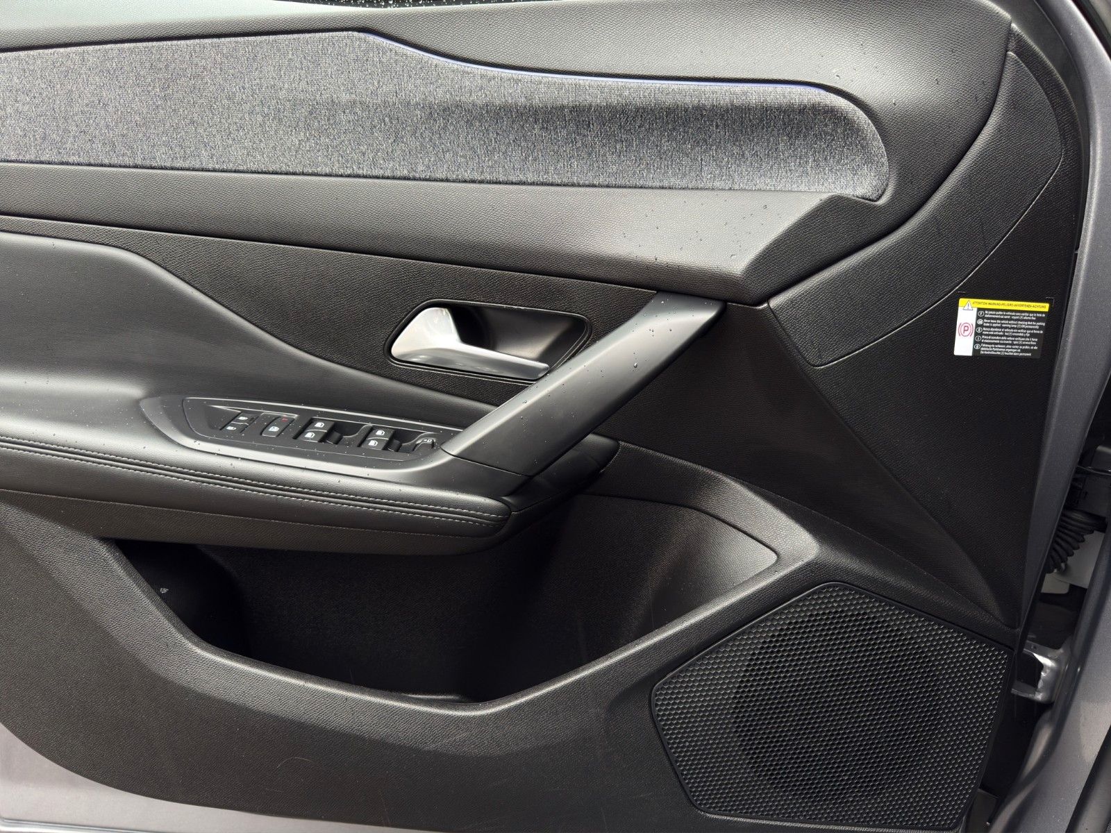 Fahrzeugabbildung Peugeot 408 Hybrid 180 Allure*2.Hand*CarPlay*Lichtsensor