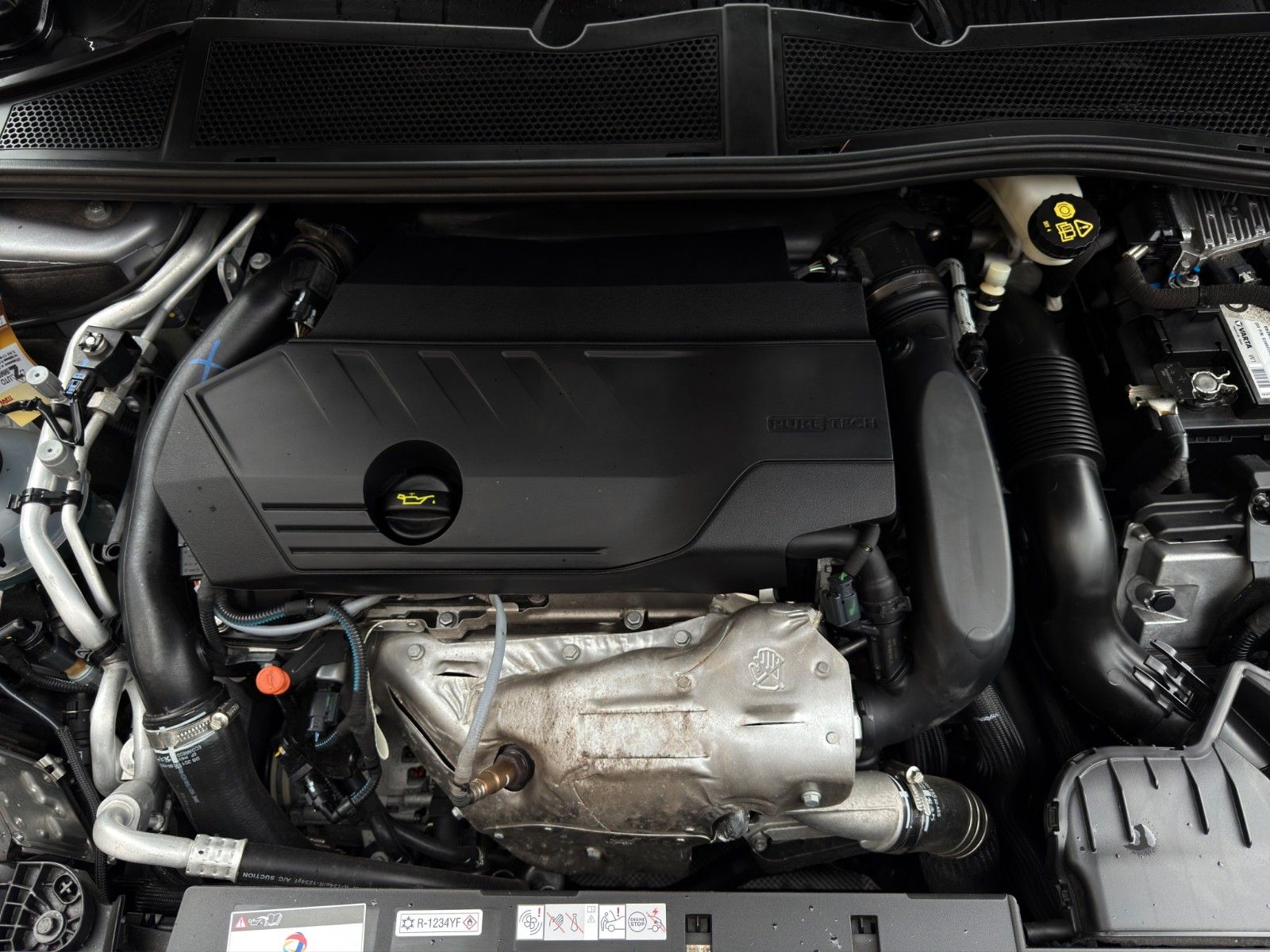 Fahrzeugabbildung Peugeot 408 Hybrid 180 Allure*2.Hand*CarPlay*Lichtsensor