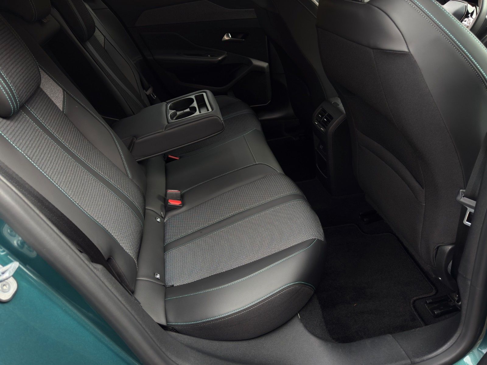 Fahrzeugabbildung Peugeot 308 SW GT Plug-In Hybrid*2. Hand*CarPlay*