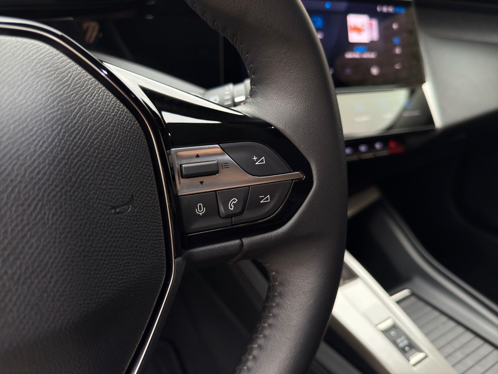 Fahrzeugabbildung Peugeot 308 SW GT Plug-In Hybrid*2. Hand*CarPlay*