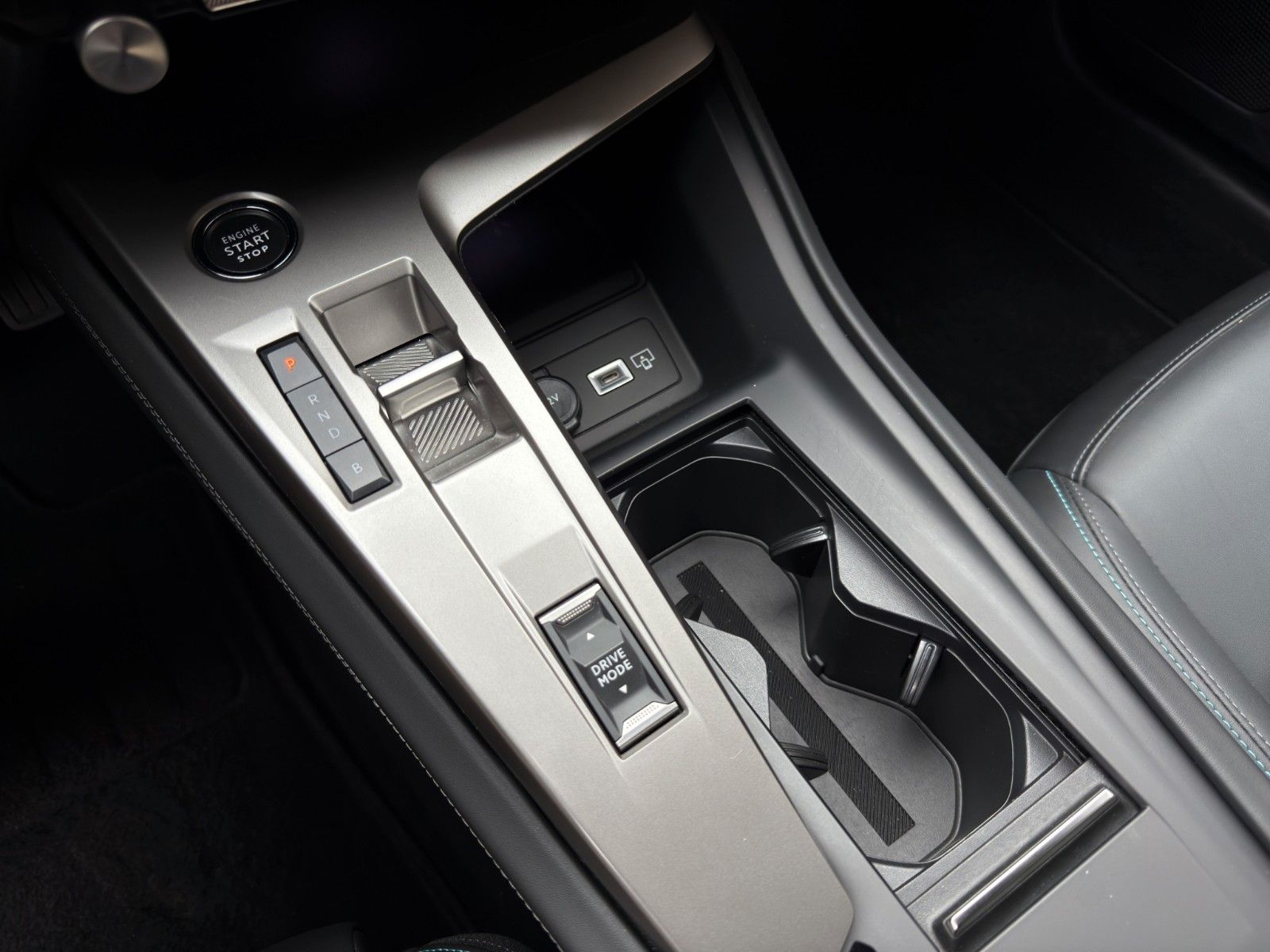 Fahrzeugabbildung Peugeot 308 SW GT Plug-In Hybrid*2. Hand*CarPlay*