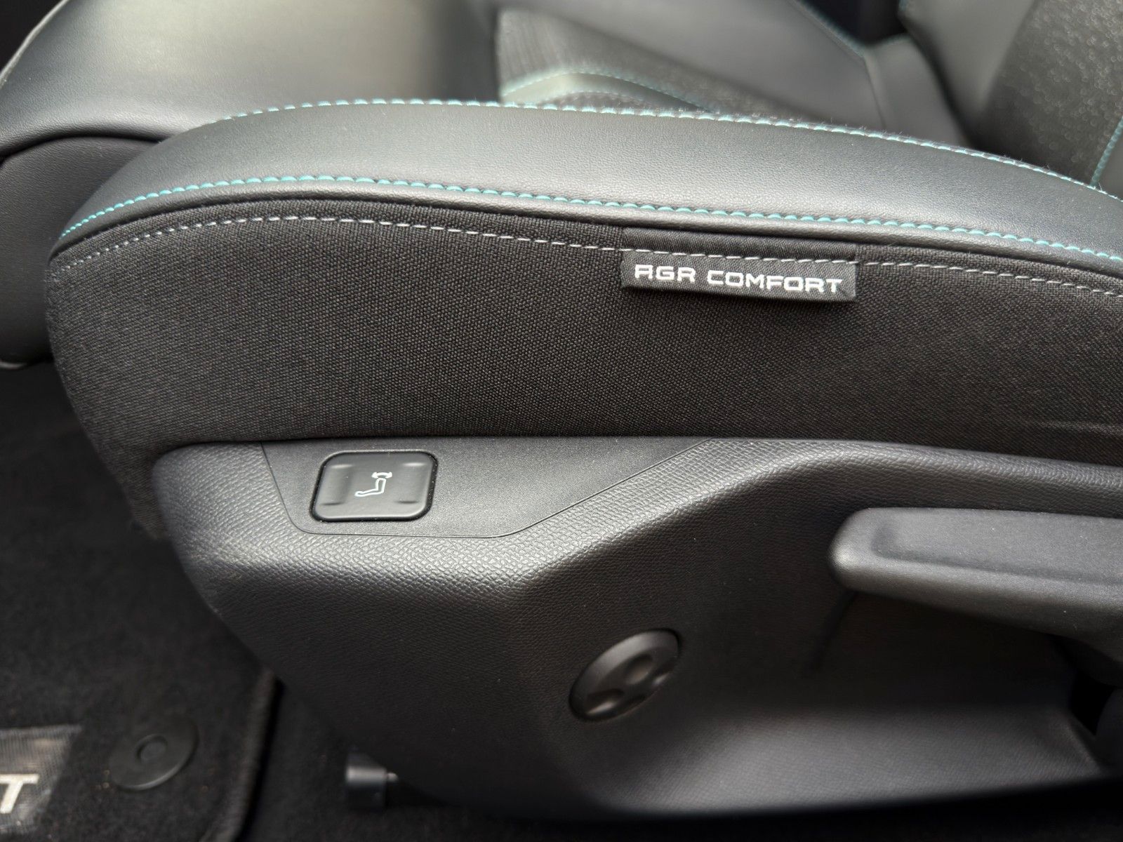 Fahrzeugabbildung Peugeot 308 SW GT Plug-In Hybrid*2. Hand*CarPlay*