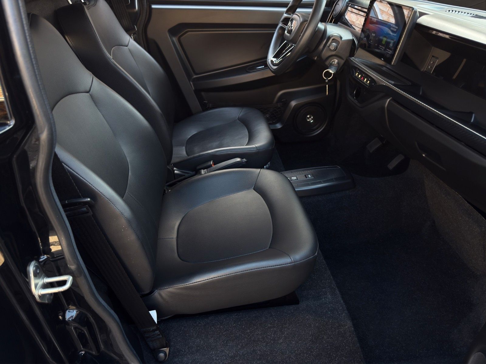 Fahrzeugabbildung Ligier MyLi E R.EBEL 8Kw *1. Hand*Klima*CarPlay*