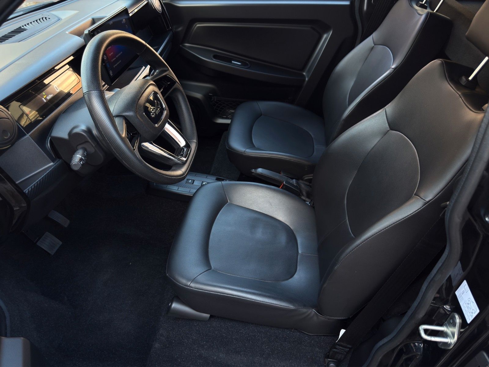 Fahrzeugabbildung Ligier MyLi E R.EBEL 8Kw *1. Hand*Klima*CarPlay*