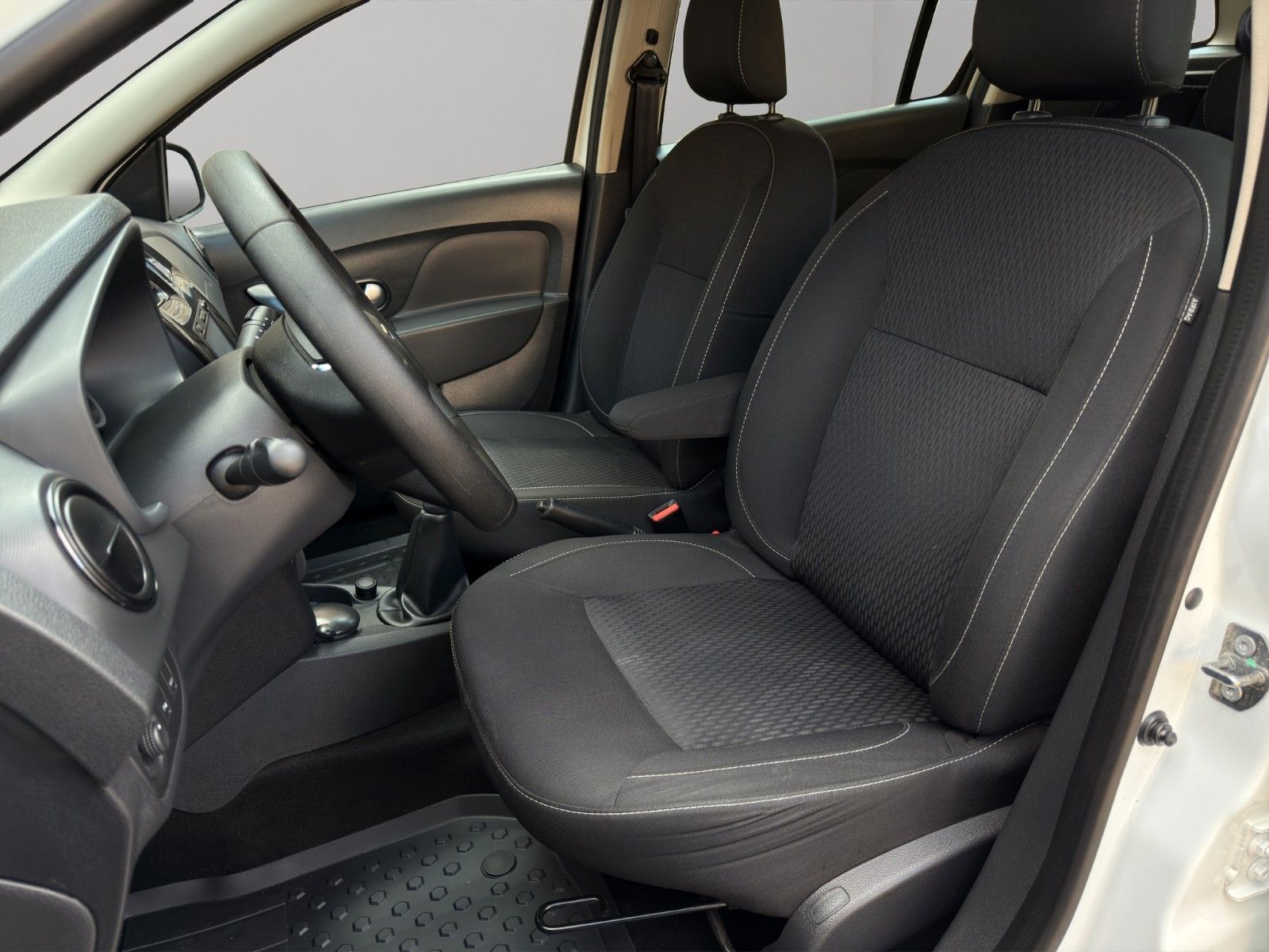 Fahrzeugabbildung Dacia Logan MCV II Kombi *1. Hand*Bluetooth*