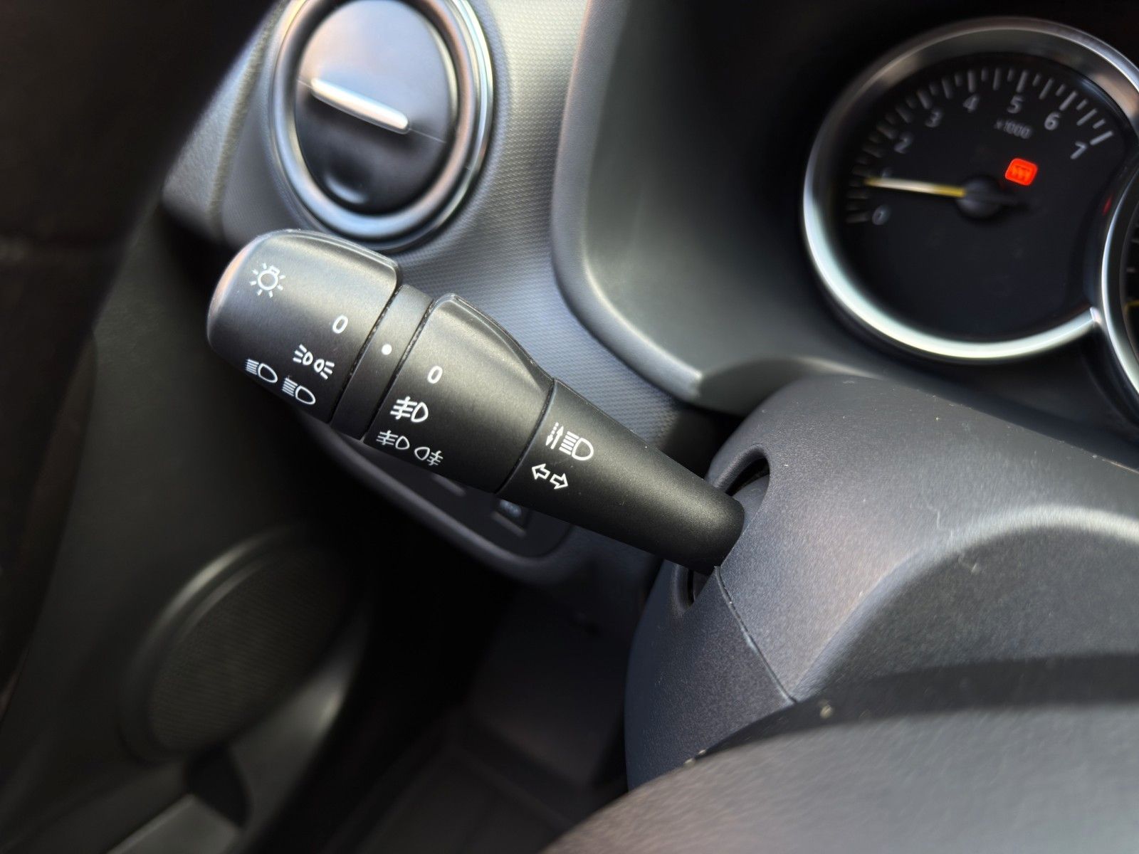 Fahrzeugabbildung Dacia Logan MCV II Kombi *1. Hand*Bluetooth*