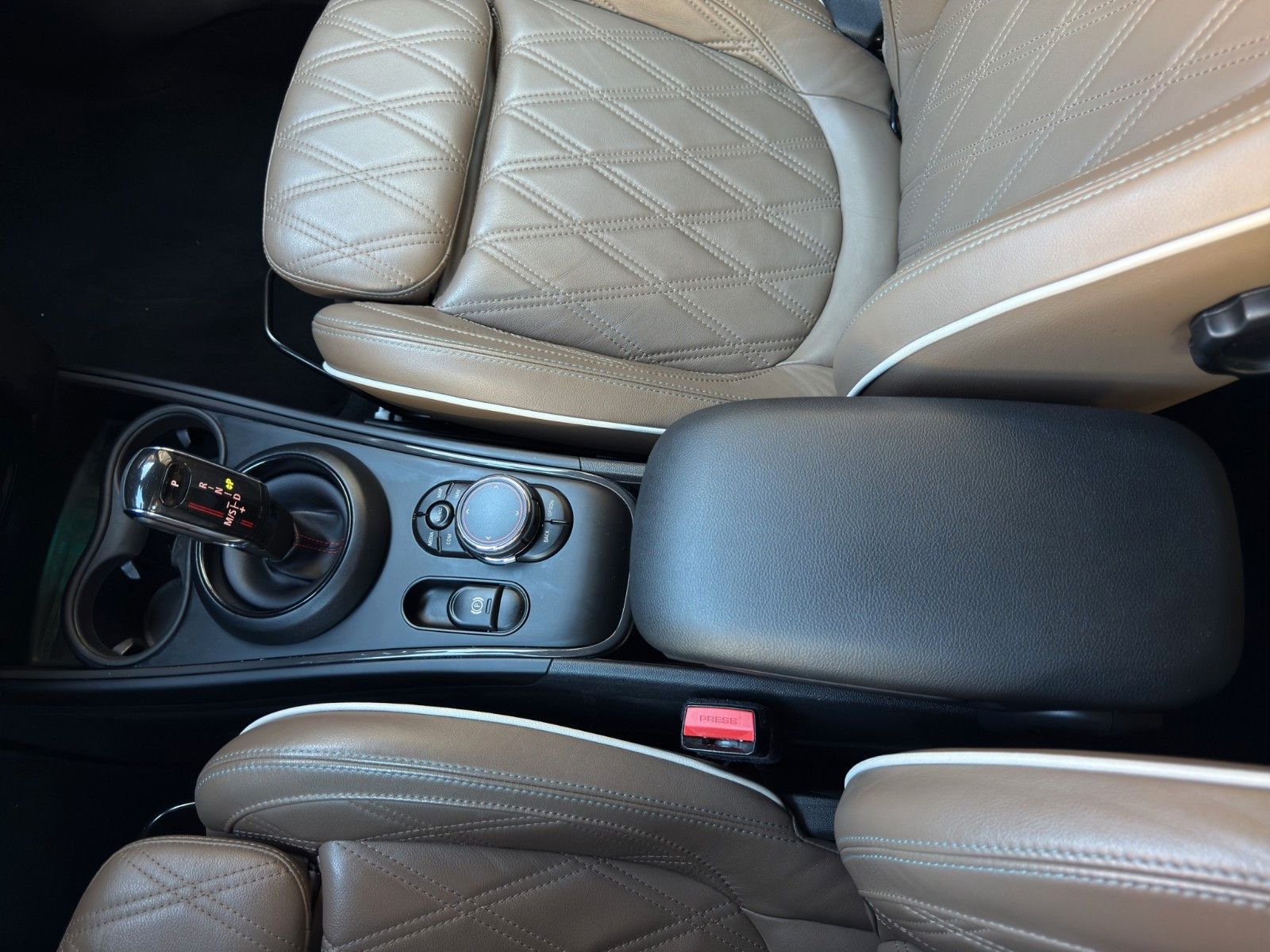 Fahrzeugabbildung MINI Countryman S (Cooper)*Bluetooth*PDC*Chili-Paket*