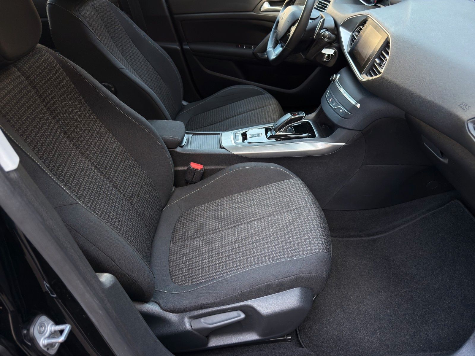 Fahrzeugabbildung Peugeot 308 SW Active Business *.1.Hand*CarPlay*
