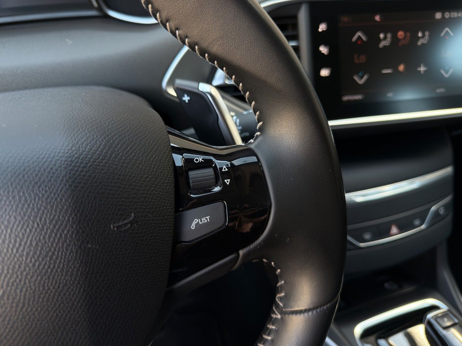 Fahrzeugabbildung Peugeot 308 SW Active Business *.1.Hand*CarPlay*