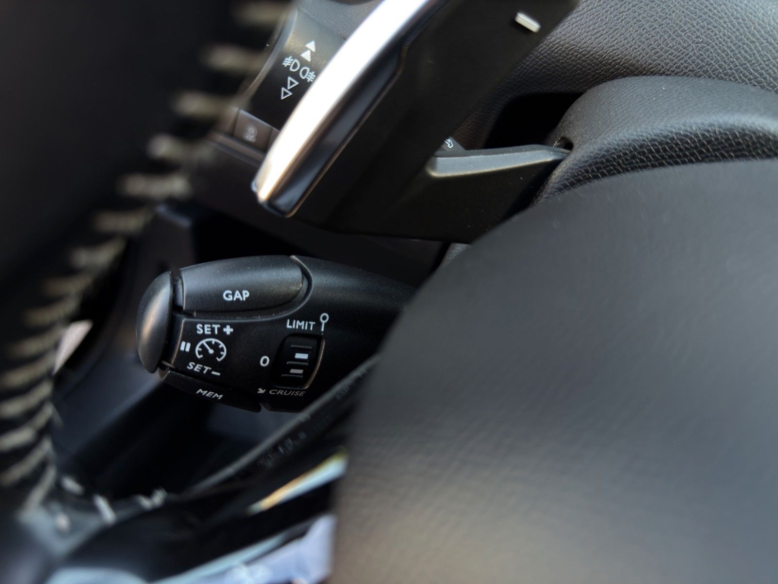 Fahrzeugabbildung Peugeot 308 SW Active Business *.1.Hand*CarPlay*