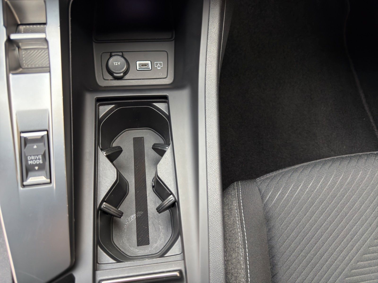Fahrzeugabbildung Peugeot 308 BlueHDi Active Pack *1.Hand*CarPlay*