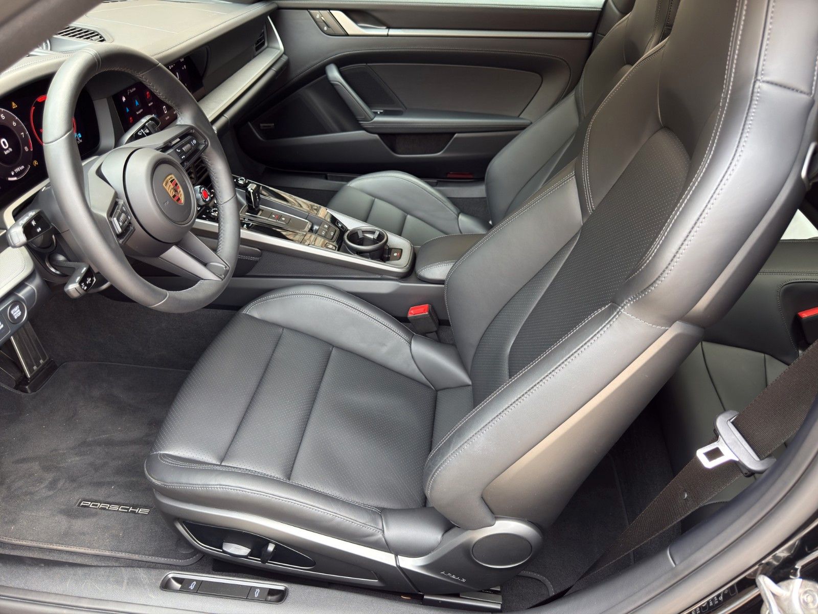 Fahrzeugabbildung Porsche 911 992.2 Carrera*PanoDach*SportAGA*Sport-Chrono