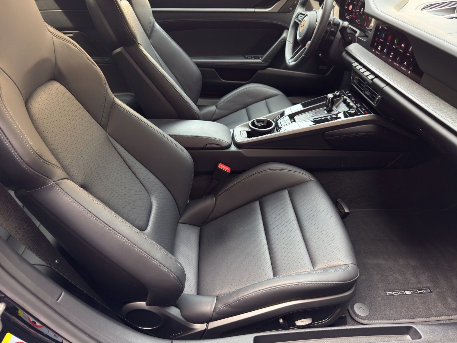 Fahrzeugabbildung Porsche 911 992.2 Carrera*PanoDach*SportAGA*Sport-Chrono