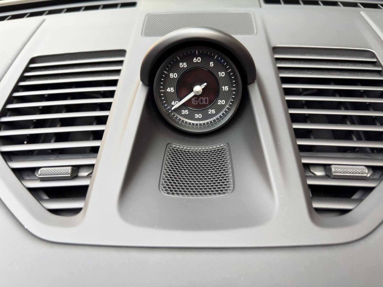 Fahrzeugabbildung Porsche 911 992.2 Carrera*PanoDach*SportAGA*Sport-Chrono