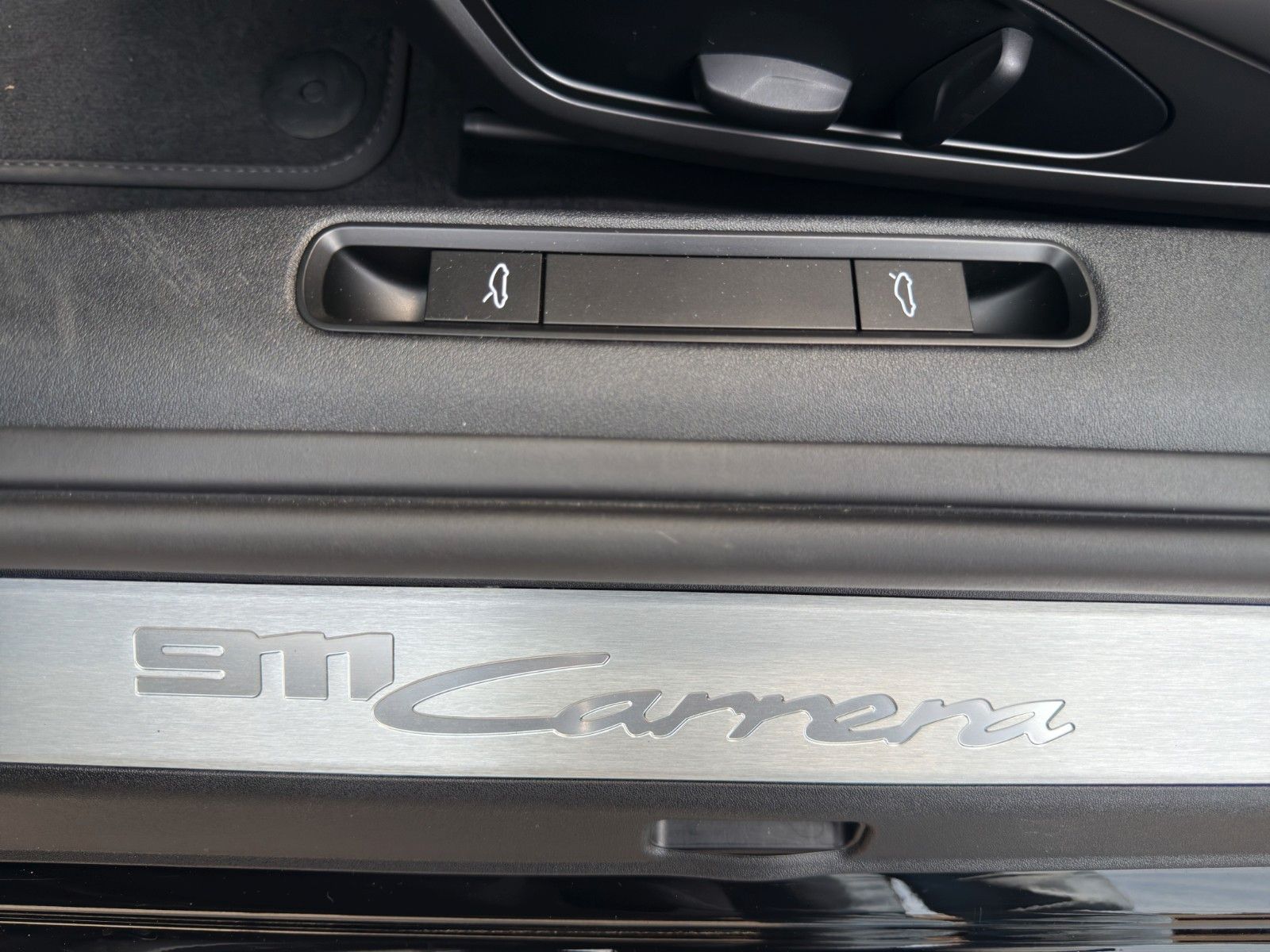 Fahrzeugabbildung Porsche 911 992.2 Carrera*PanoDach*SportAGA*Sport-Chrono
