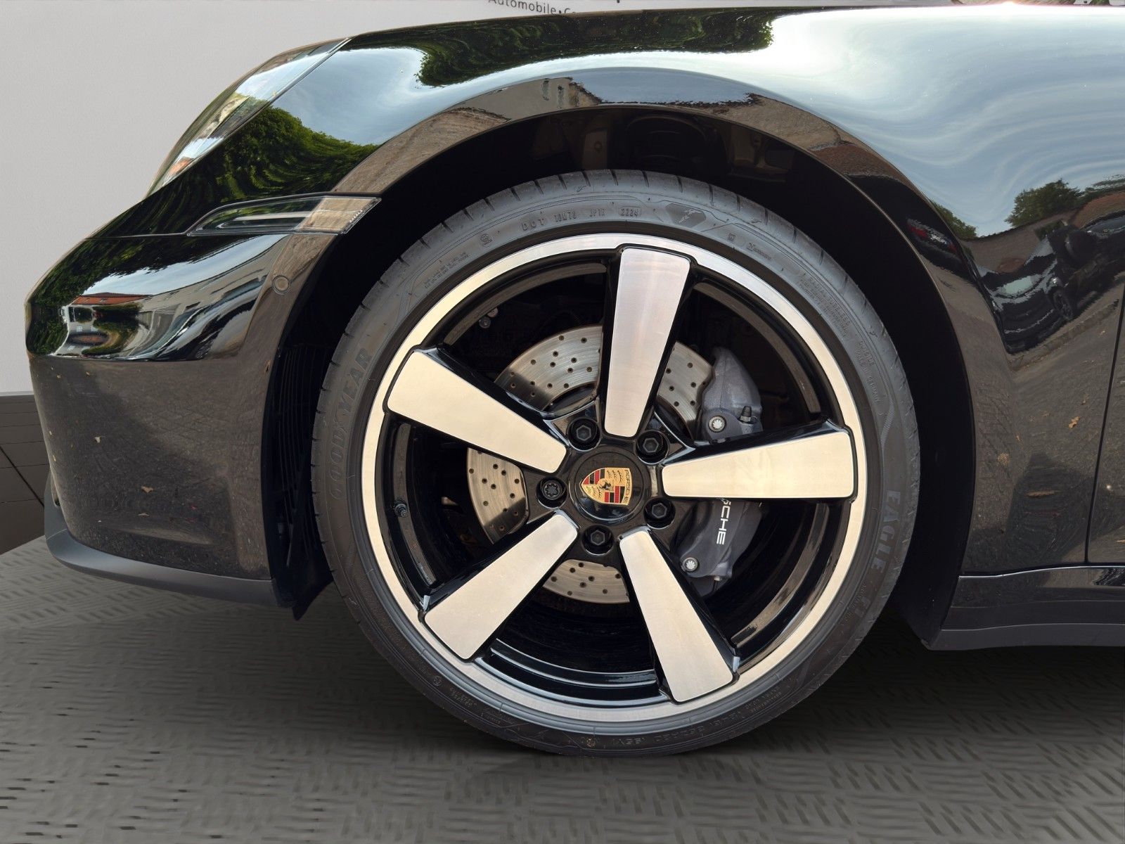 Fahrzeugabbildung Porsche 911 992.2 Carrera*PanoDach*SportAGA*Sport-Chrono