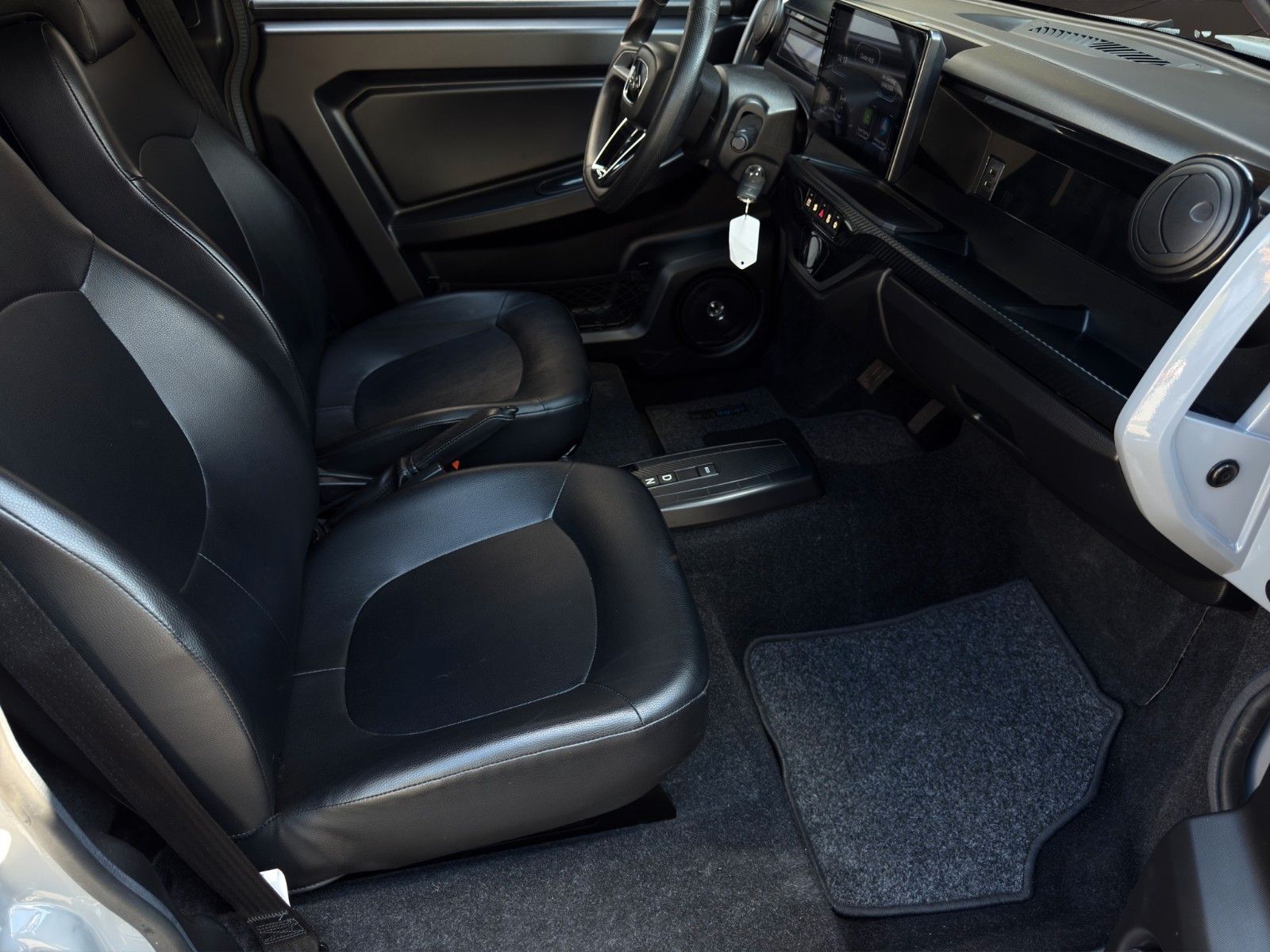 Fahrzeugabbildung Ligier MyLi E R.EBEL *Carplay* *Servo* *Klima*