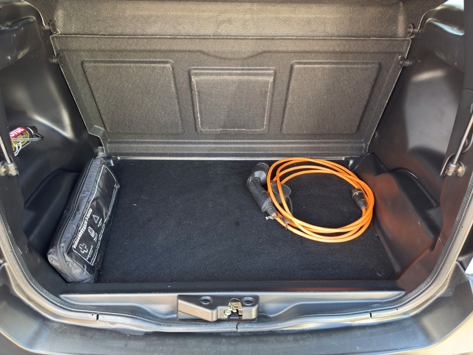 Fahrzeugabbildung Ligier MyLi E R.EBEL *Carplay* *Servo* *Klima*