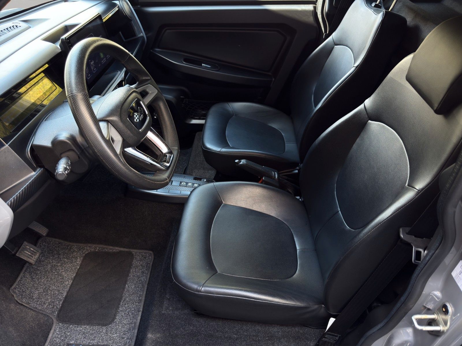 Fahrzeugabbildung Ligier MyLi E R.EBEL *Carplay* *Servo* *Klima*