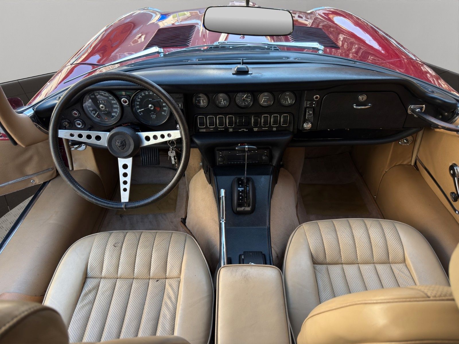Fahrzeugabbildung Jaguar E-Type Serie 3 V12 Coupé *Classic Data 2-*