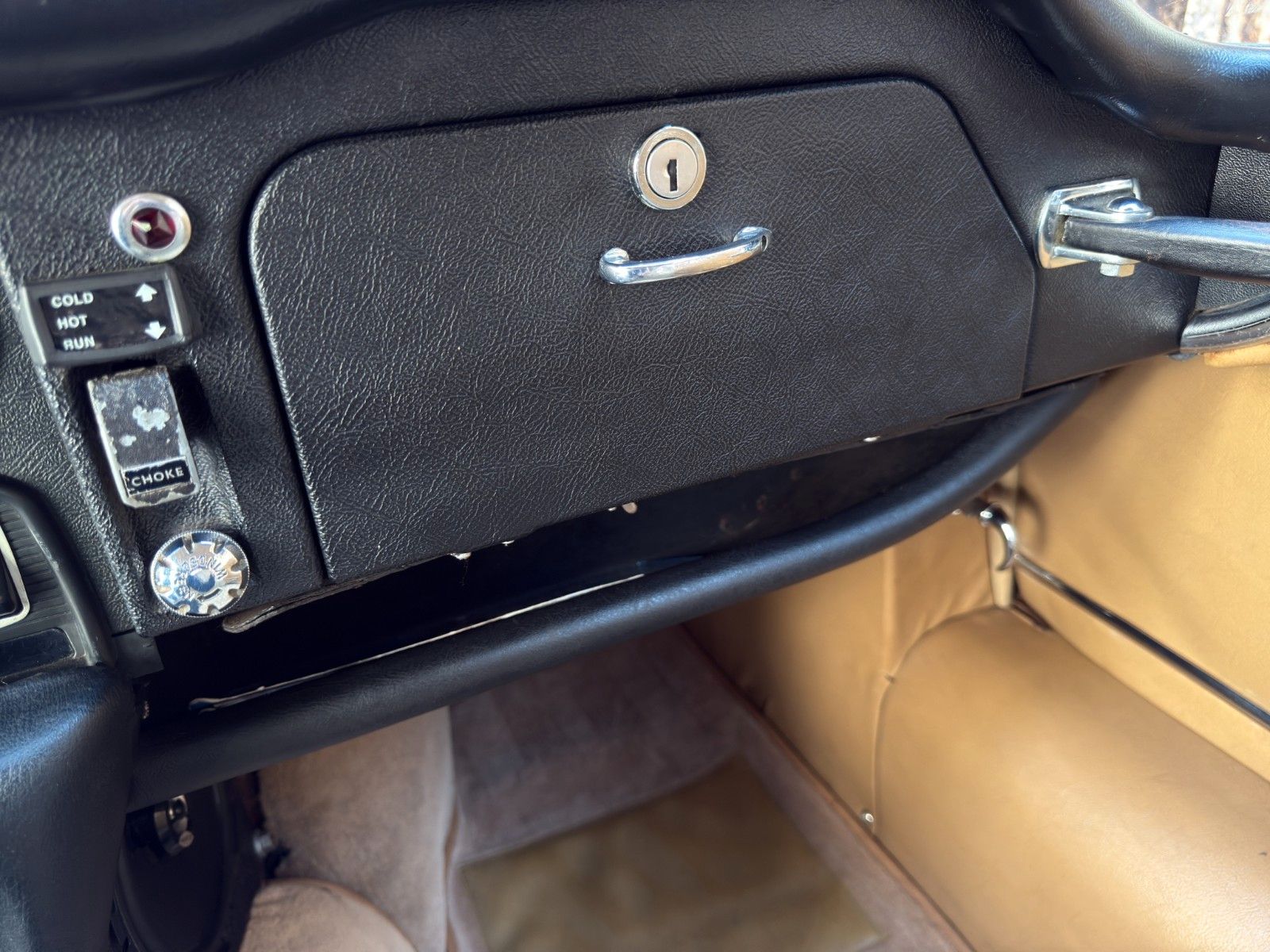 Fahrzeugabbildung Jaguar E-Type Serie 3 V12 Coupé *Classic Data 2-*