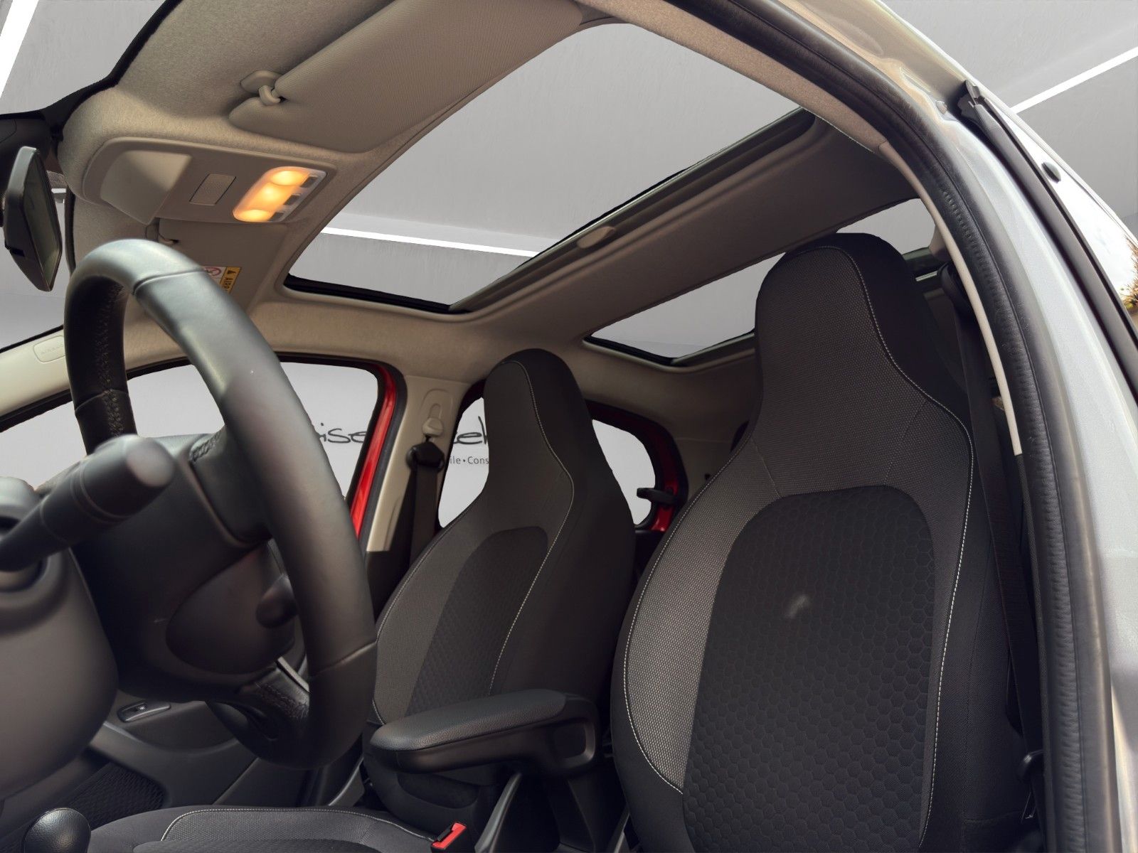 Fahrzeugabbildung Smart ForFour EQ *1.Hand*Plus-Paket mit CarPlay*