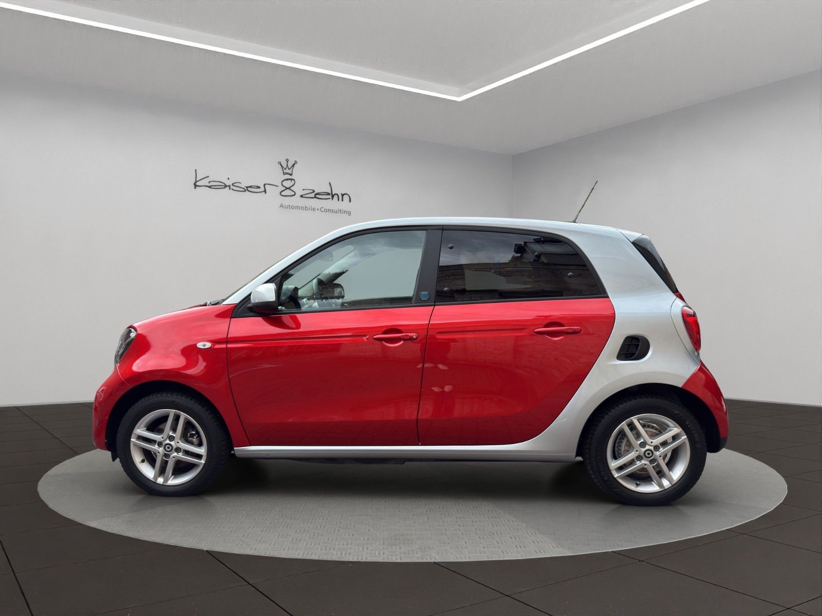 Fahrzeugabbildung Smart ForFour EQ *1.Hand*Plus-Paket mit CarPlay*