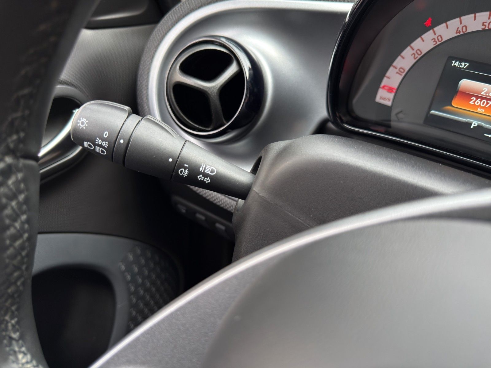 Fahrzeugabbildung Smart ForFour EQ *1.Hand*Plus-Paket mit CarPlay*