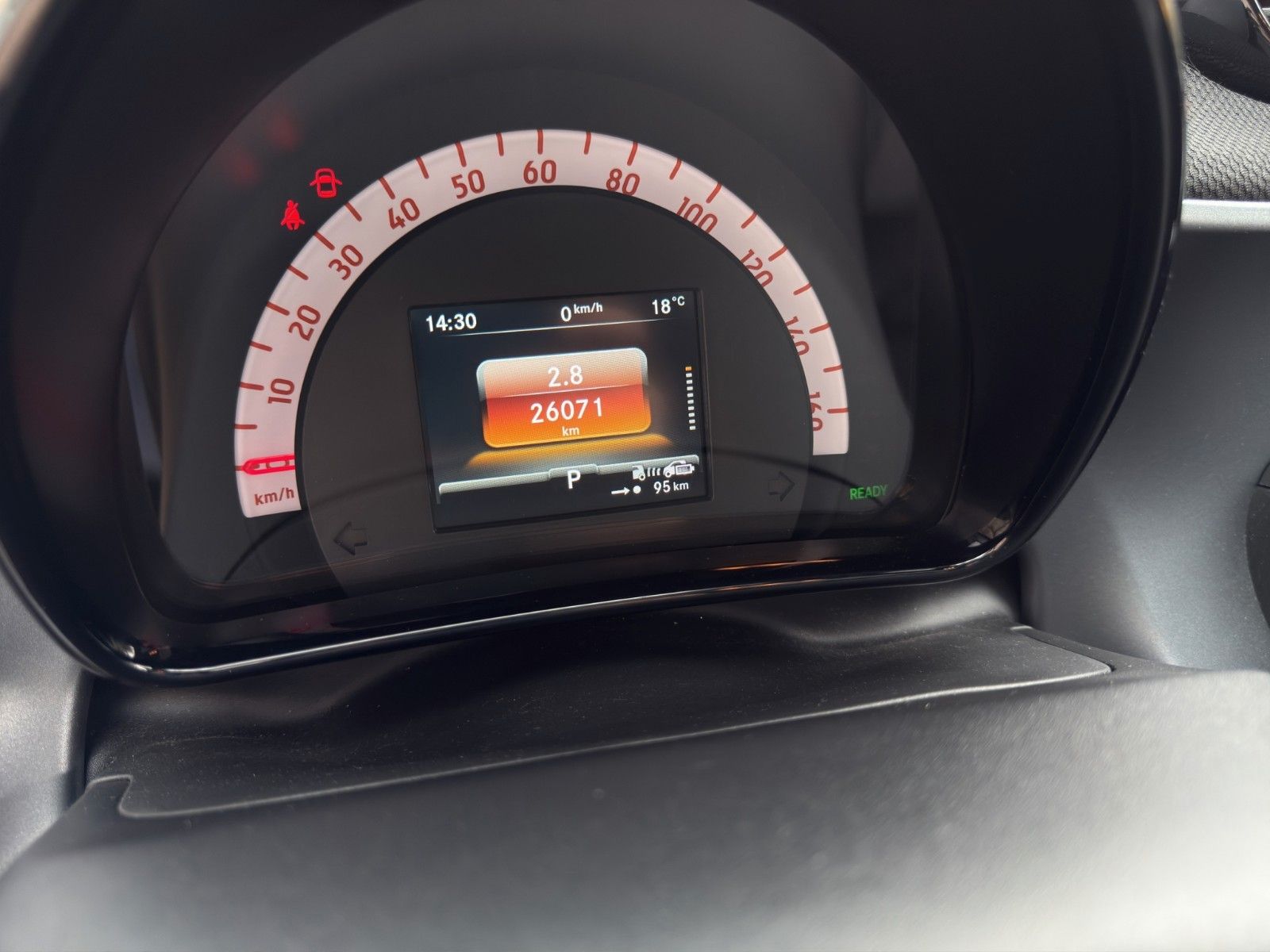 Fahrzeugabbildung Smart ForFour EQ *1.Hand*Plus-Paket mit CarPlay*