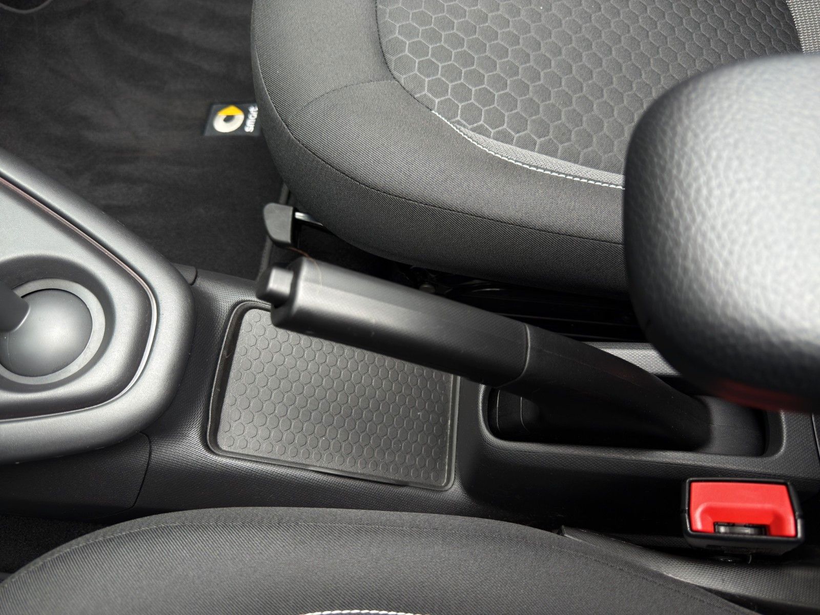 Fahrzeugabbildung Smart ForFour EQ *1.Hand*Plus-Paket mit CarPlay*