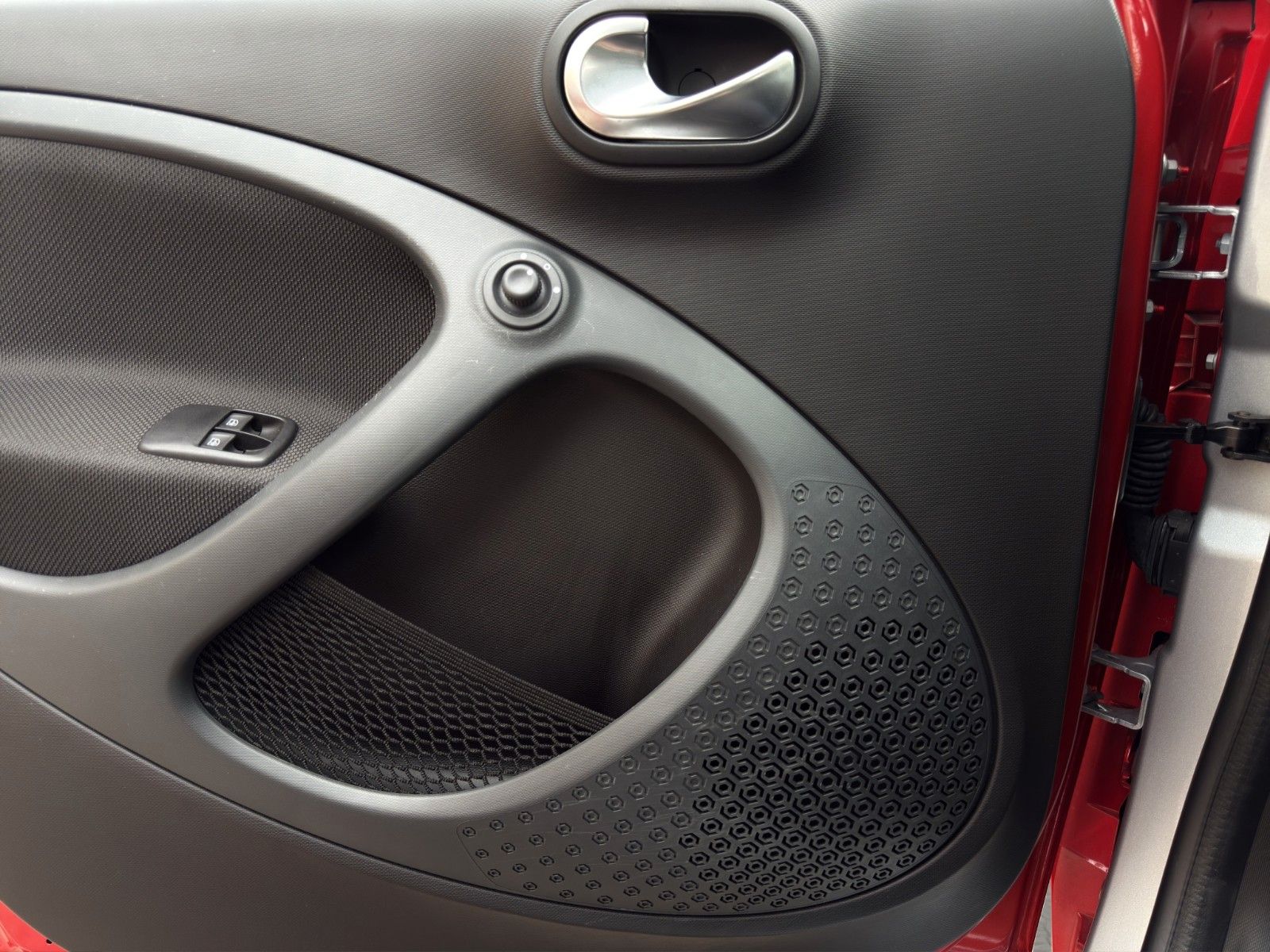 Fahrzeugabbildung Smart ForFour EQ *1.Hand*Plus-Paket mit CarPlay*