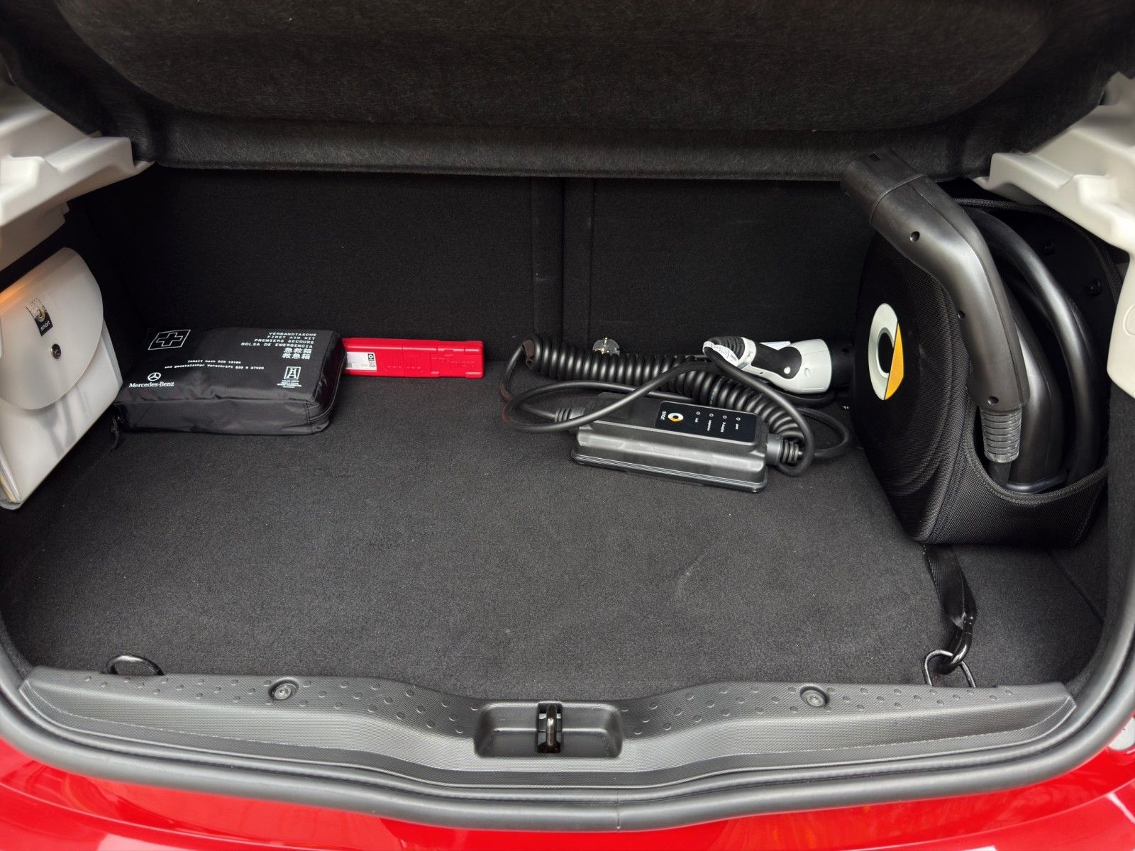 Fahrzeugabbildung Smart ForFour EQ *1.Hand*Plus-Paket mit CarPlay*