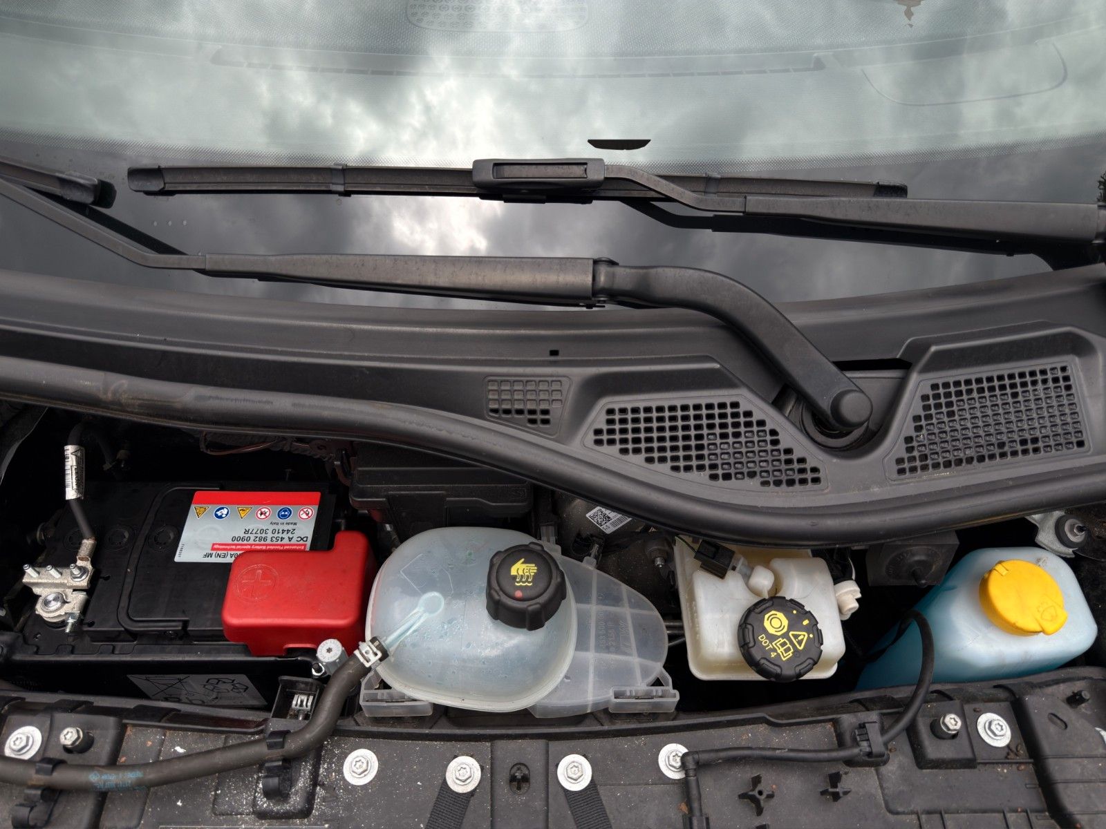 Fahrzeugabbildung Smart ForFour EQ *1.Hand*Plus-Paket mit CarPlay*