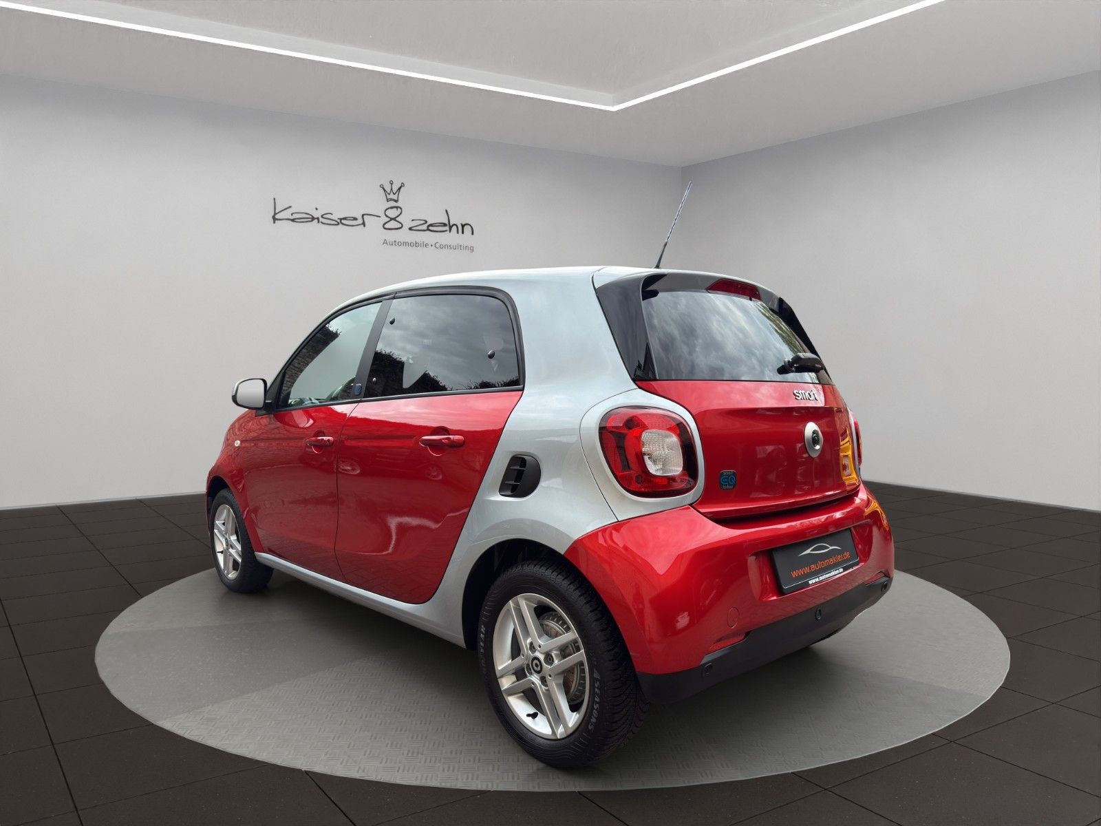 Fahrzeugabbildung Smart ForFour EQ *1.Hand*Plus-Paket mit CarPlay*