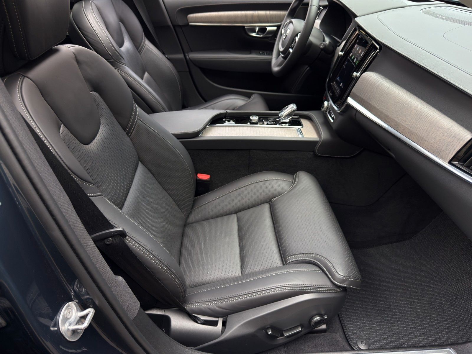 Fahrzeugabbildung Volvo V90 Cross Country Ultimate AWD*CarPlay*AHK*