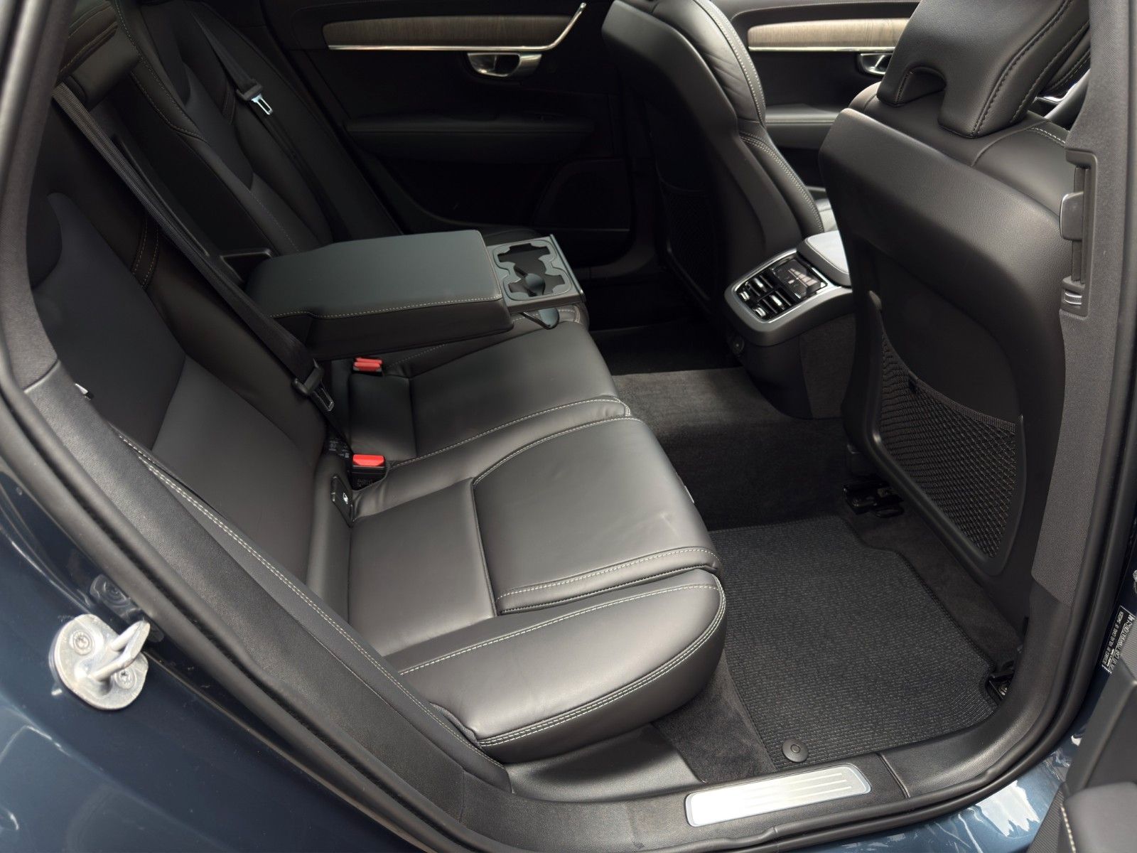 Fahrzeugabbildung Volvo V90 Cross Country Ultimate AWD*CarPlay*AHK*