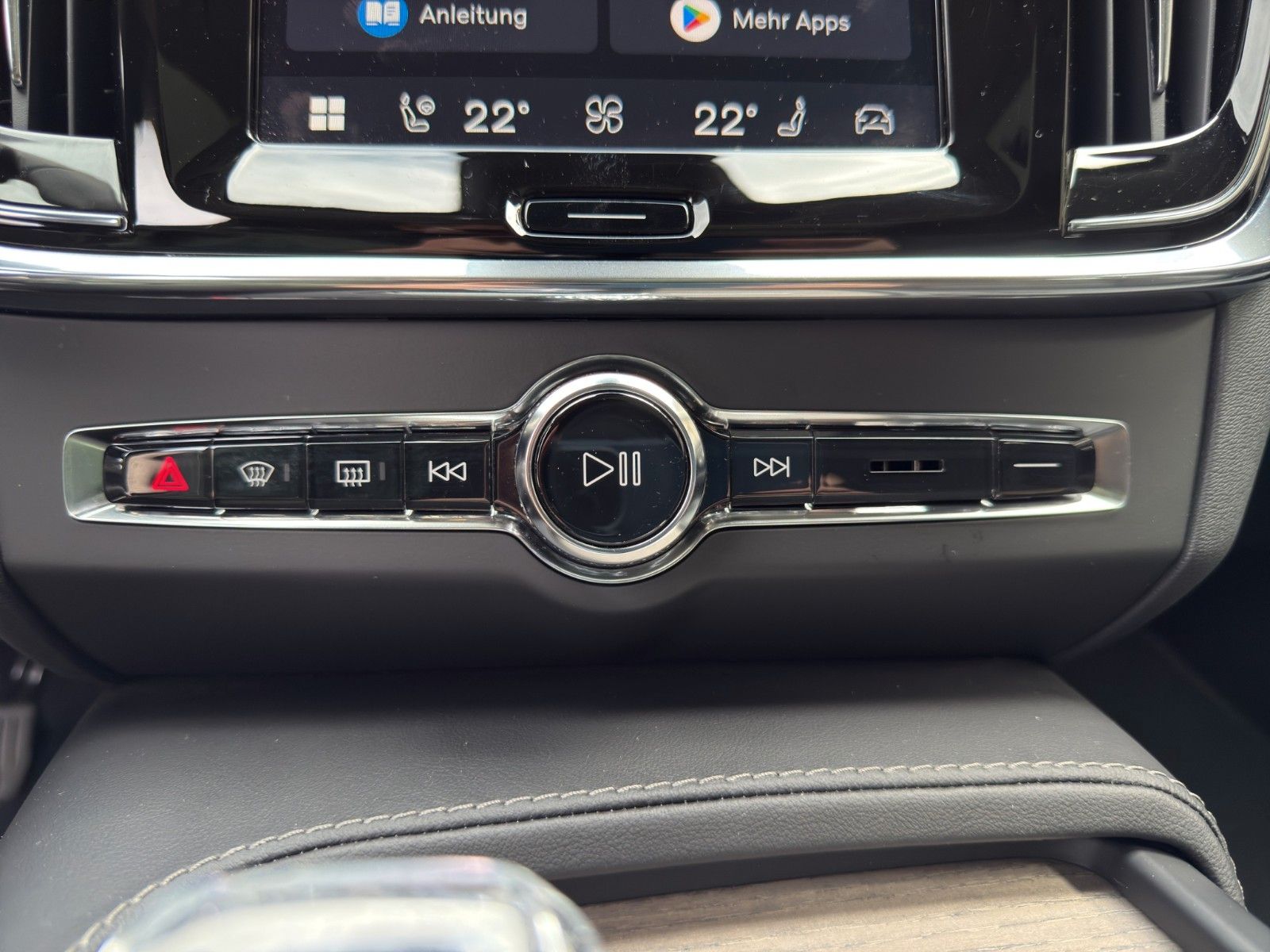Fahrzeugabbildung Volvo V90 Cross Country Ultimate AWD*CarPlay*AHK*