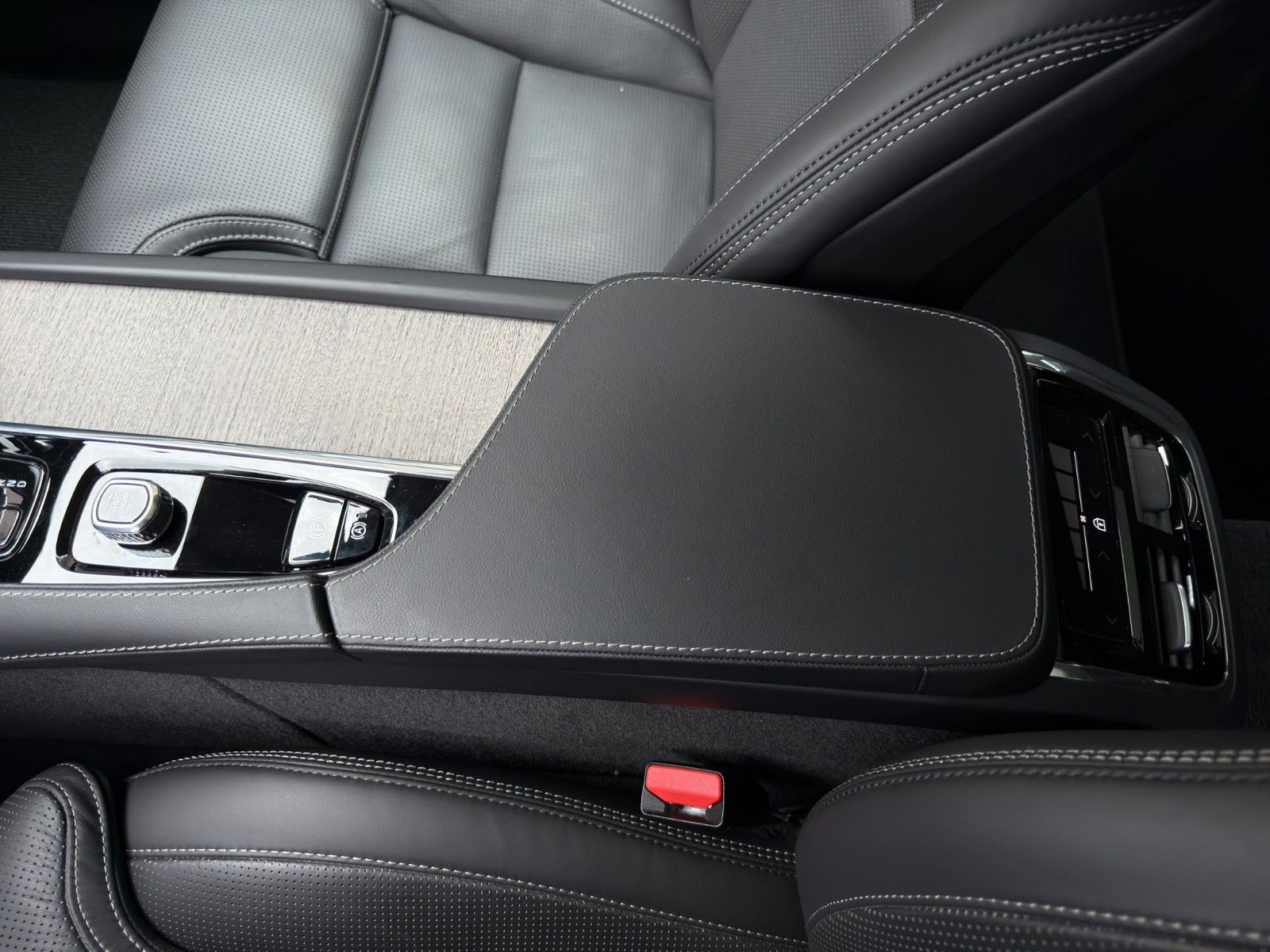 Fahrzeugabbildung Volvo V90 Cross Country Ultimate AWD*CarPlay*AHK*