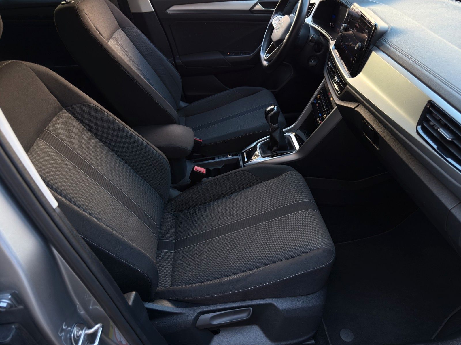 Fahrzeugabbildung Volkswagen T-Roc Life 1.0 TSI *2.Hand*CarPlay*